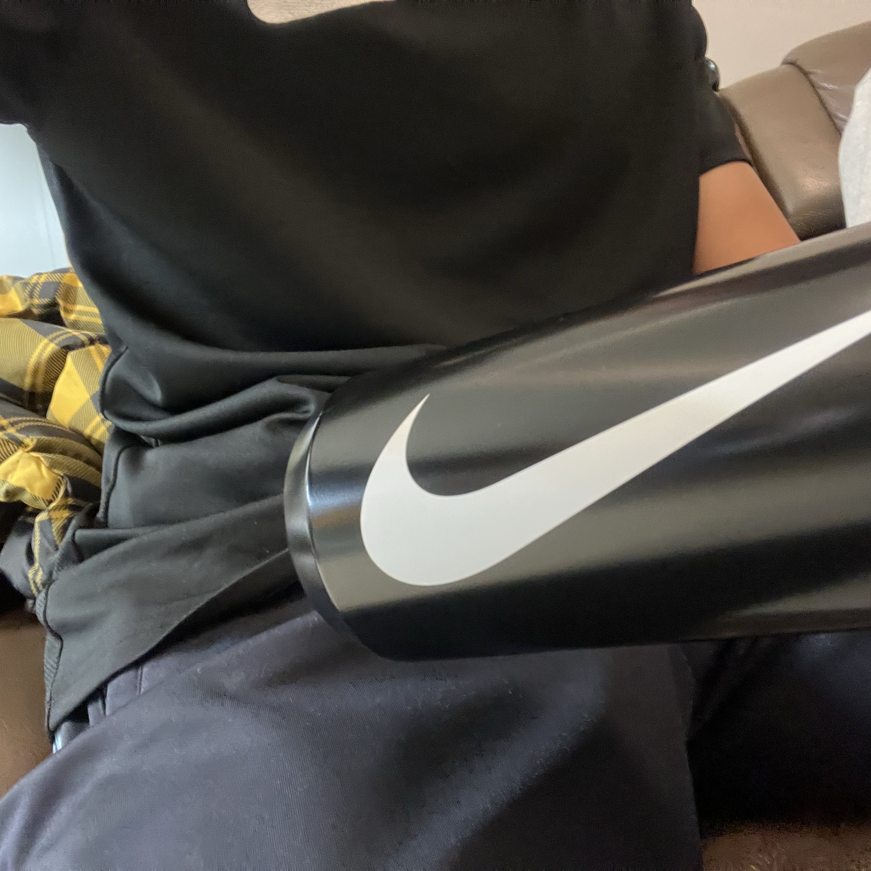 Nike 32oz Big Mouth Water Bottle Black White 착용 스타일