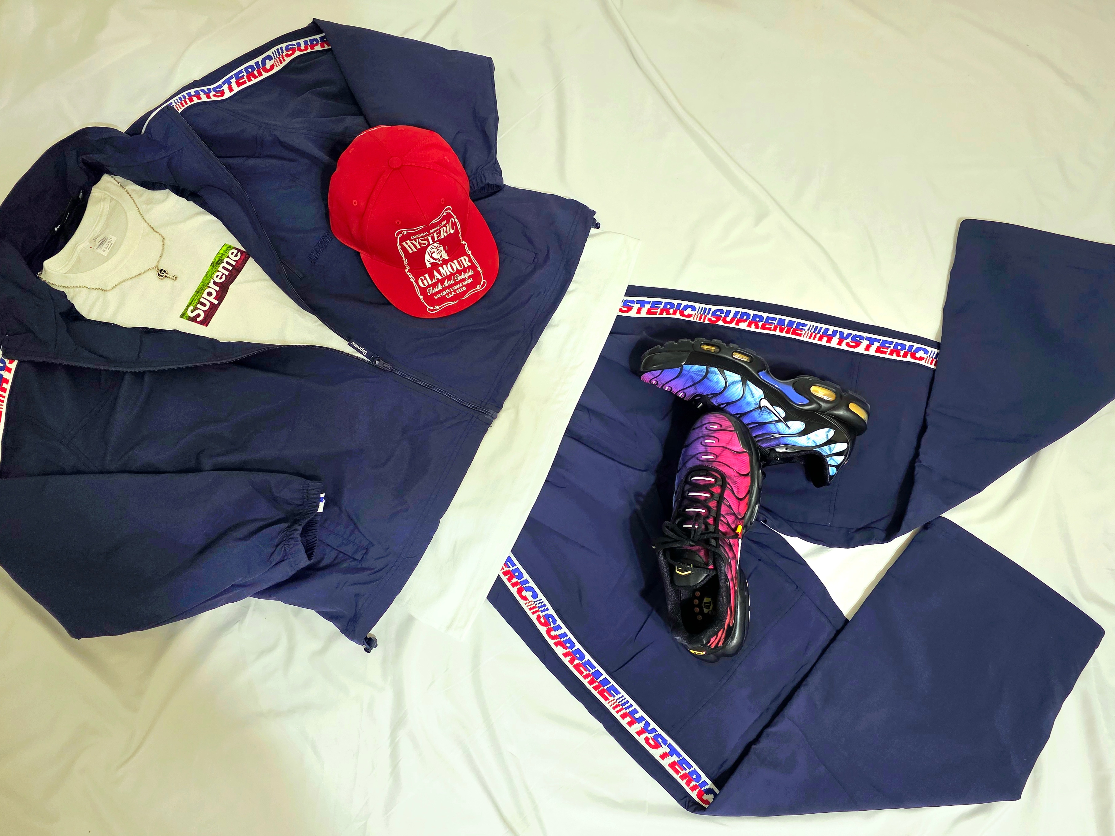 Supreme x Hysteric Glamour Track Jacket Navy - 24FW, Supreme x Hysteric Glamour Track Pant Navy - 24FW 착용 스타일 - 2