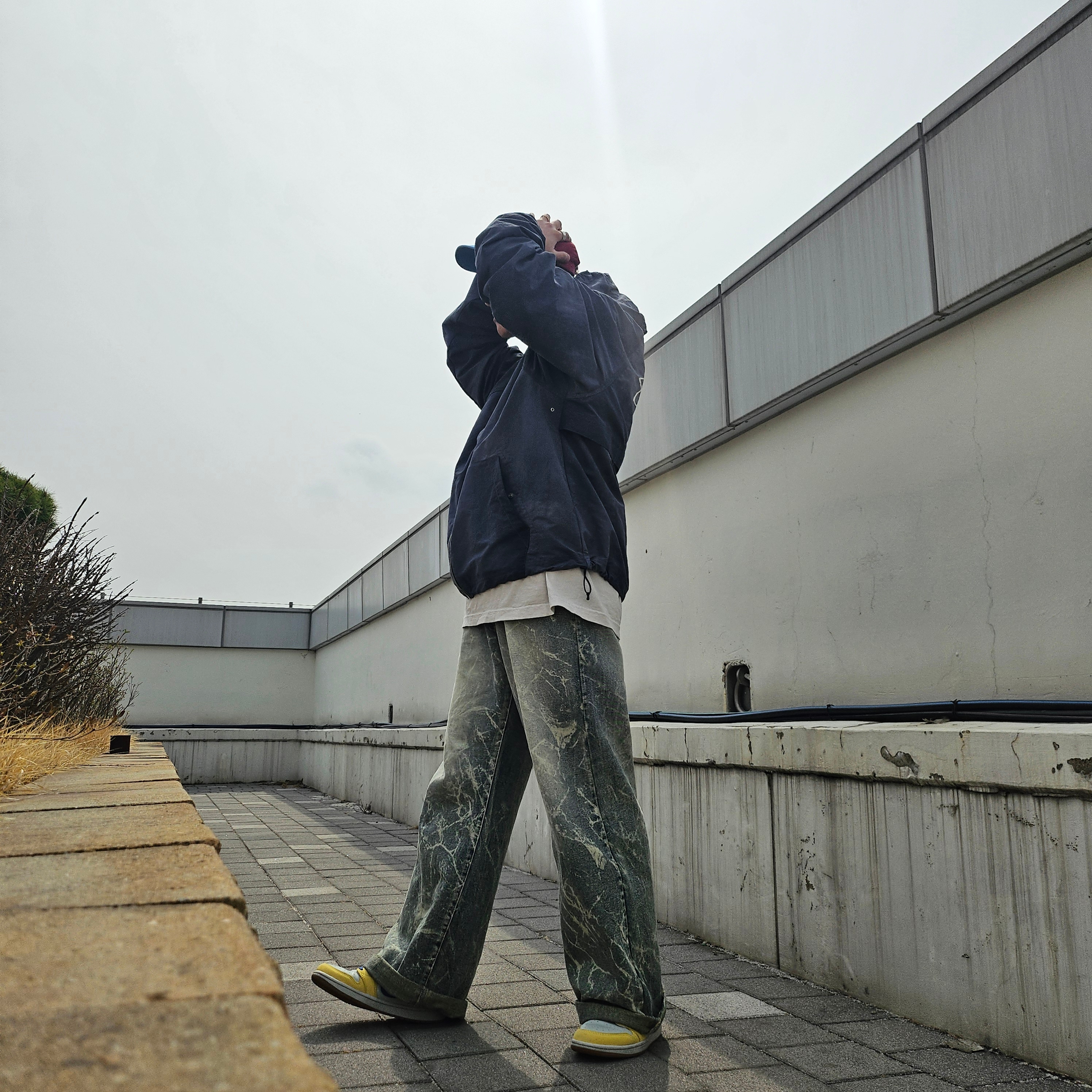 Supreme Pigment 2-Tone Camp Cap Red - 24SS, Stussy Wave Dye Beach Shell Jacket Navy 착용 스타일 - 2