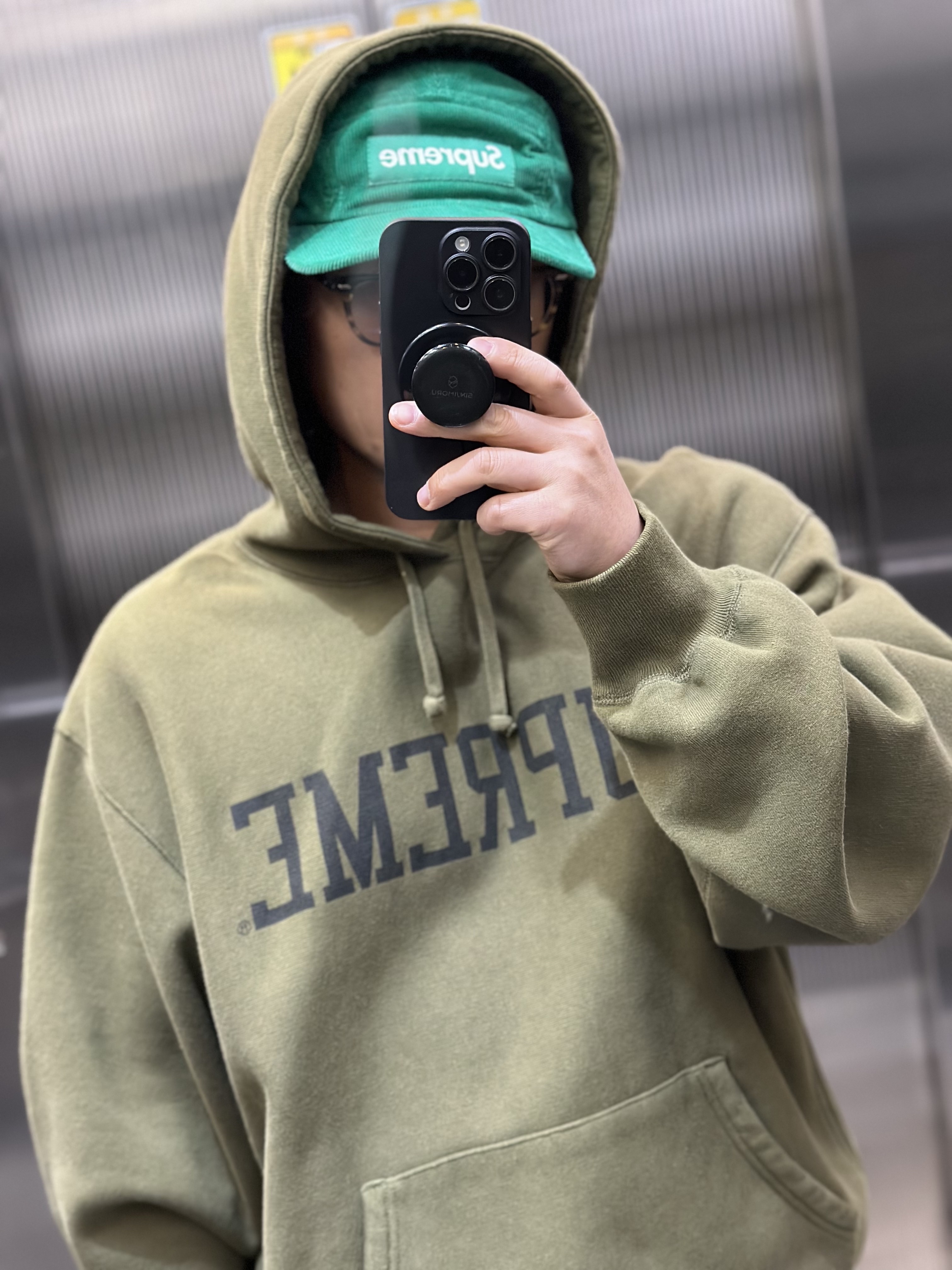 Supreme Varsity Hooded Sweatshirt Dark Olive - 23FW 착용 스타일