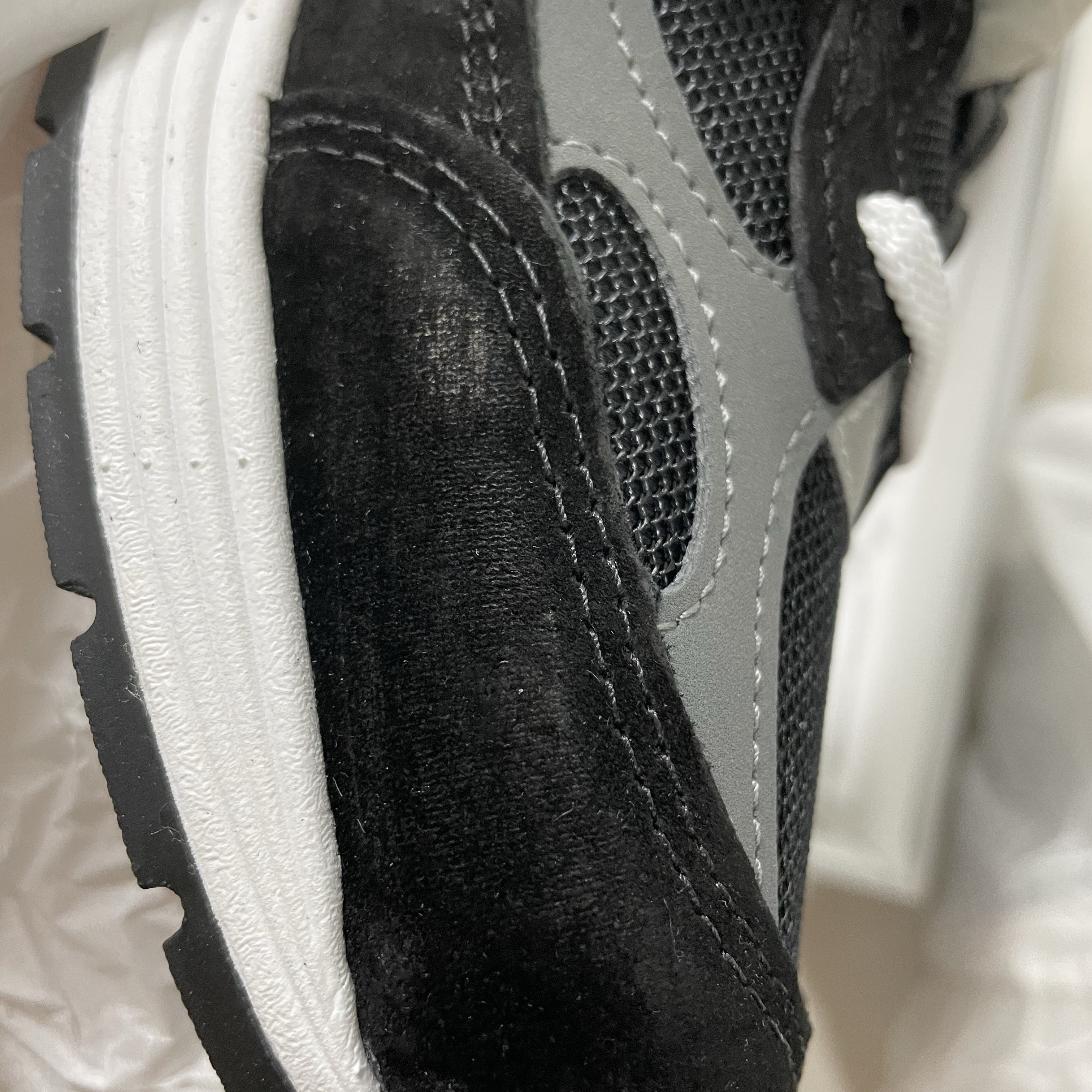 New Balance 992 Made in USA Core Black Grey 착용 스타일 - 4