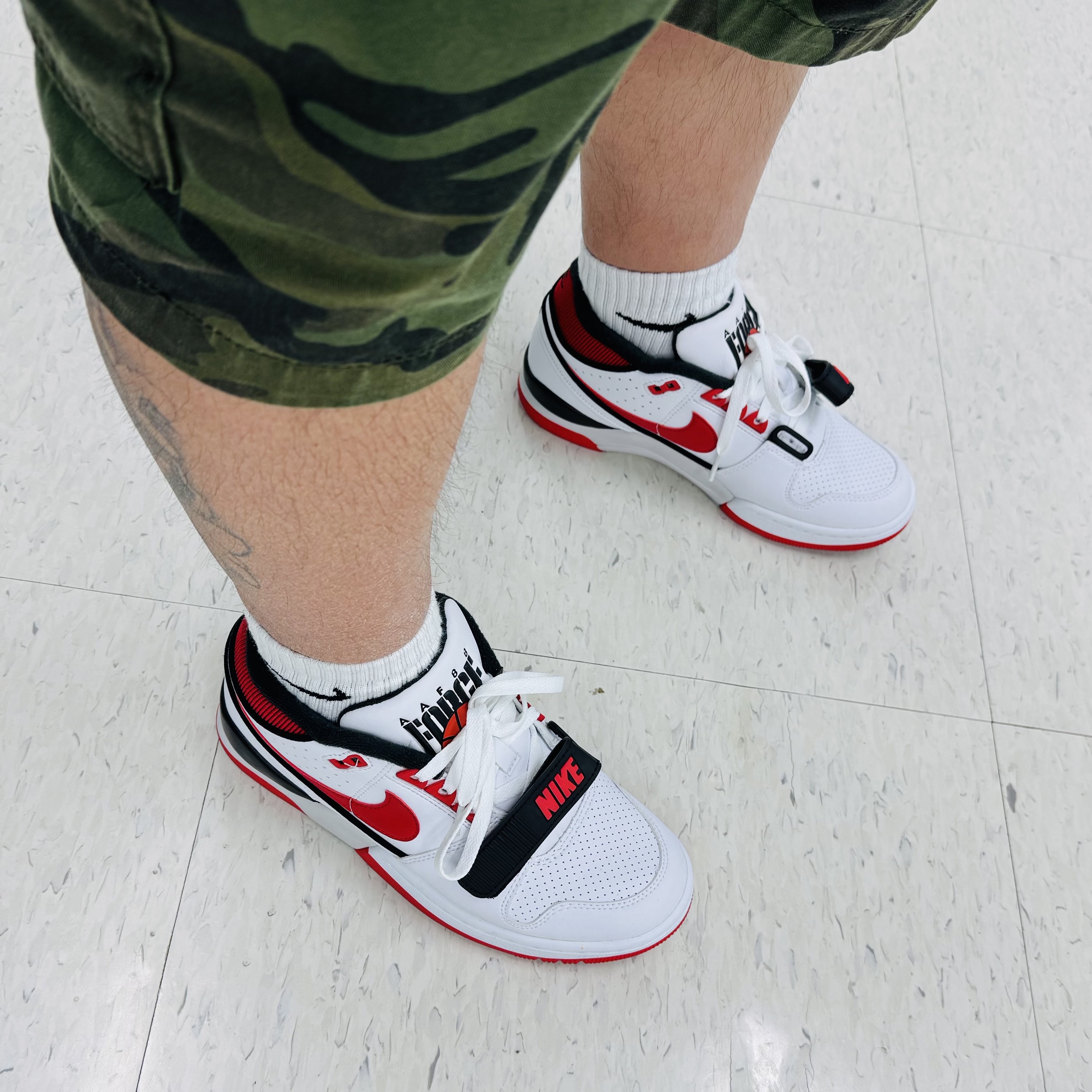 Nike x Billie Eilish Air Alpha Force 88 Fire Red and White 착용 스타일