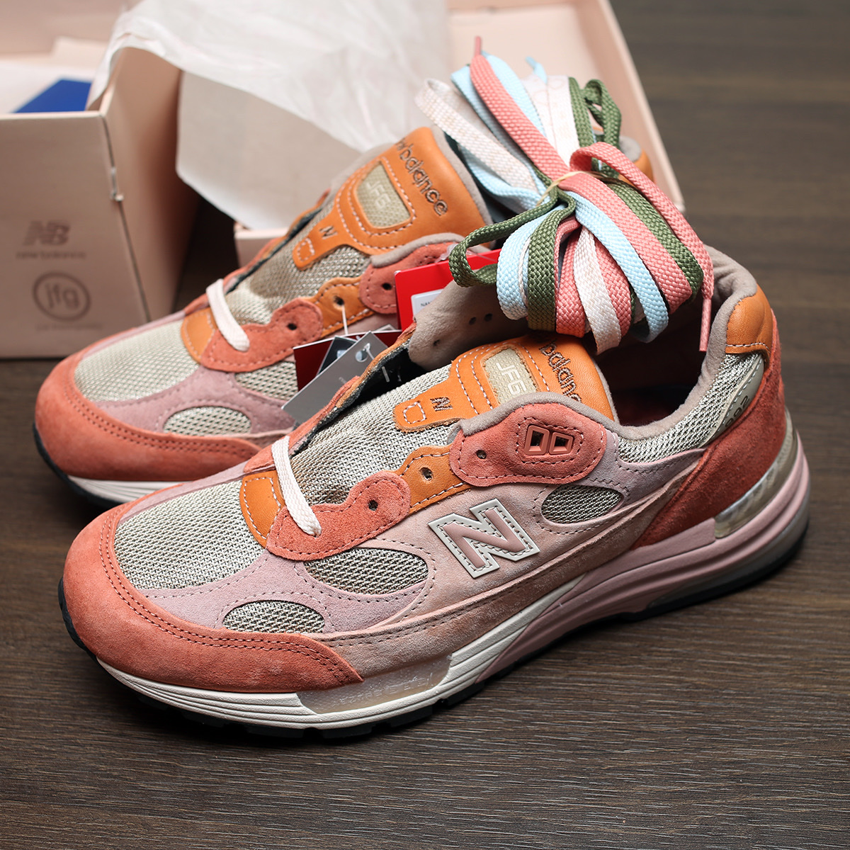 New Balance x Joe Freshgoods 992 Made in USA Aged Well 착용 스타일 - 4