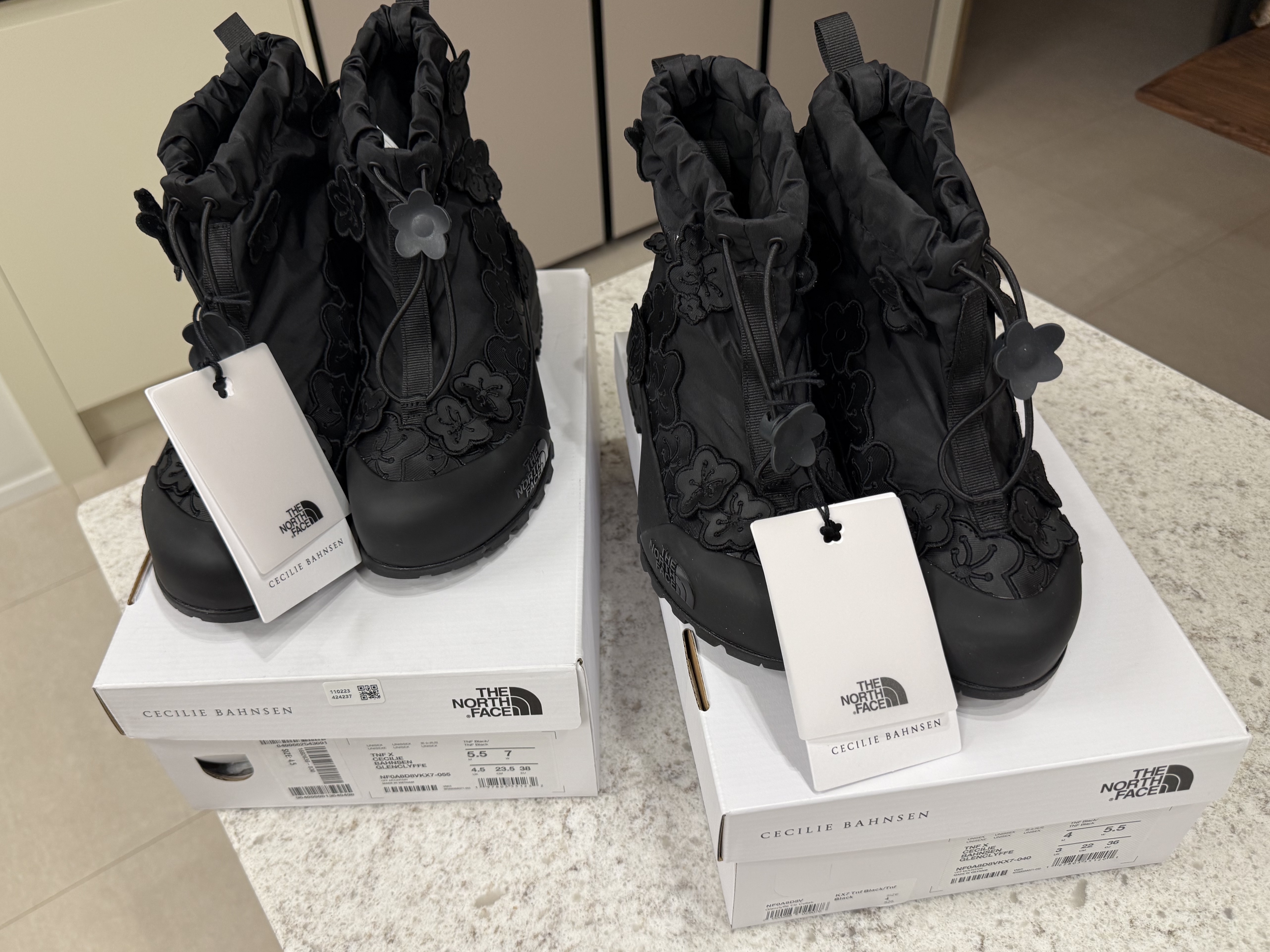 The North Face x Cecilie Bahnsen Glenclyffe Gaiter TNF Black 착용 스타일 - 6