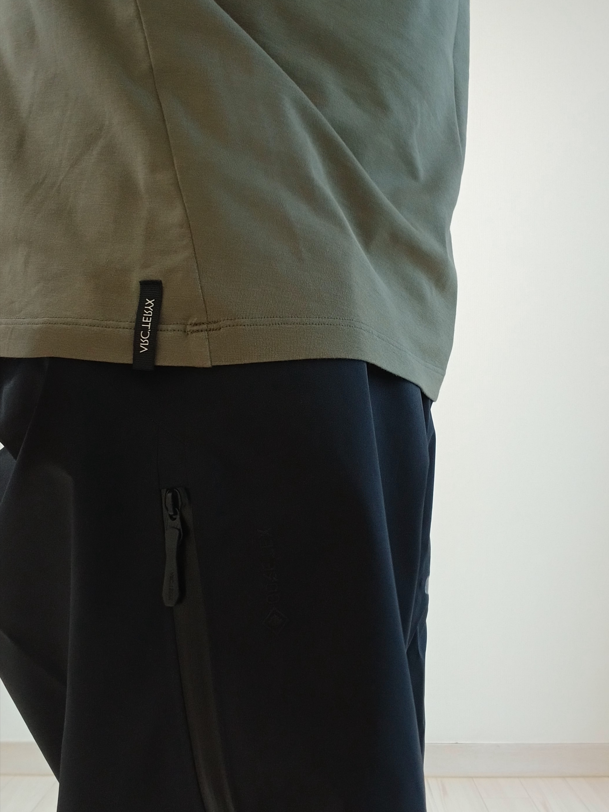 Arc'teryx Captive Split T-Shirt Forage 착용 스타일 - 2