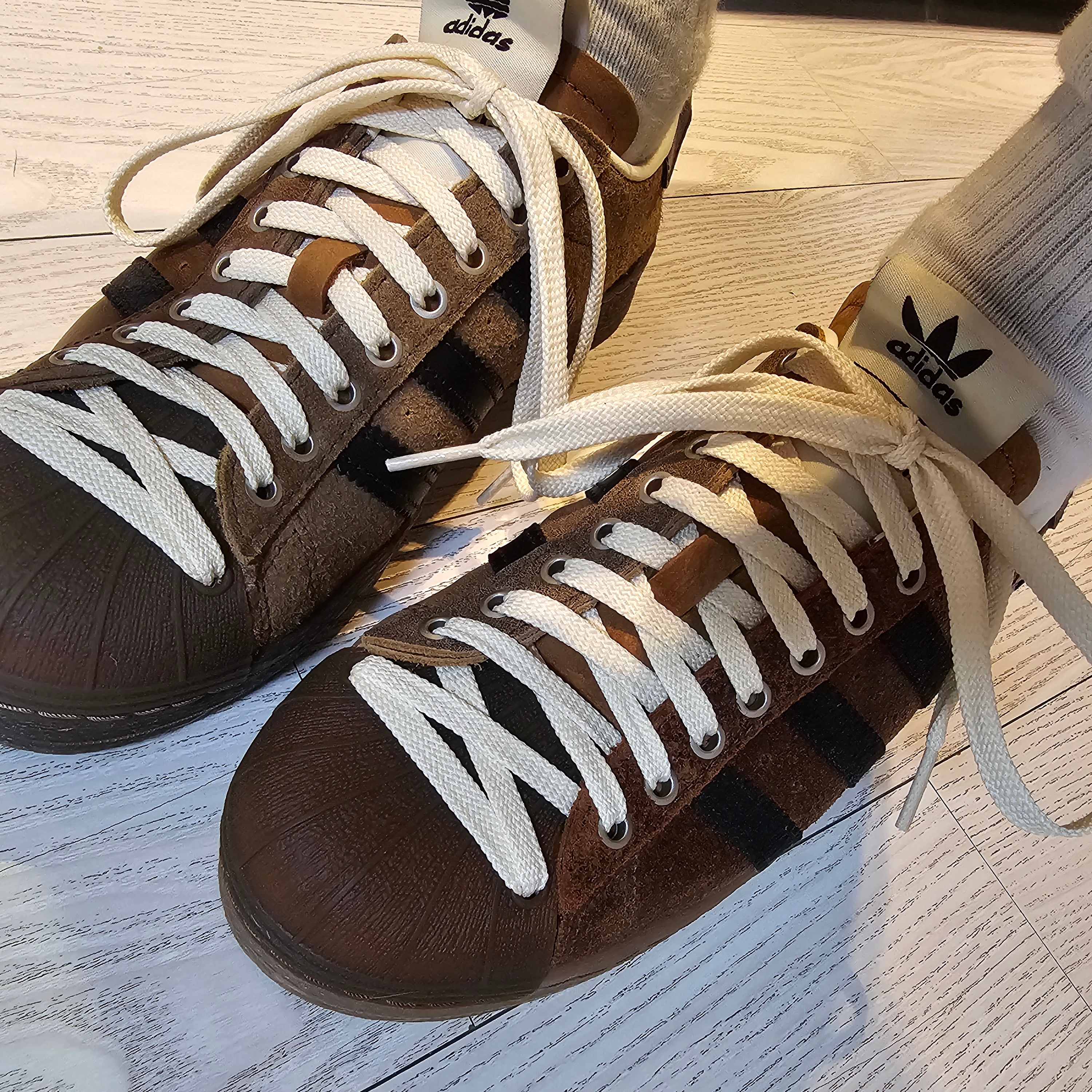 Adidas x Song for the Mute Superstar 82 Khaki Core Black 착용 스타일 - 2
