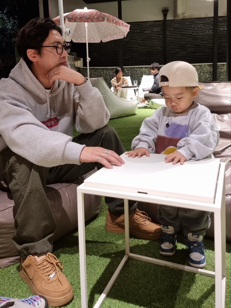 Supreme Inside Out Box Logo Hooded Sweatshirt Heather Grey - 23SS, Gucci Ring with Double G Silver 착용 스타일