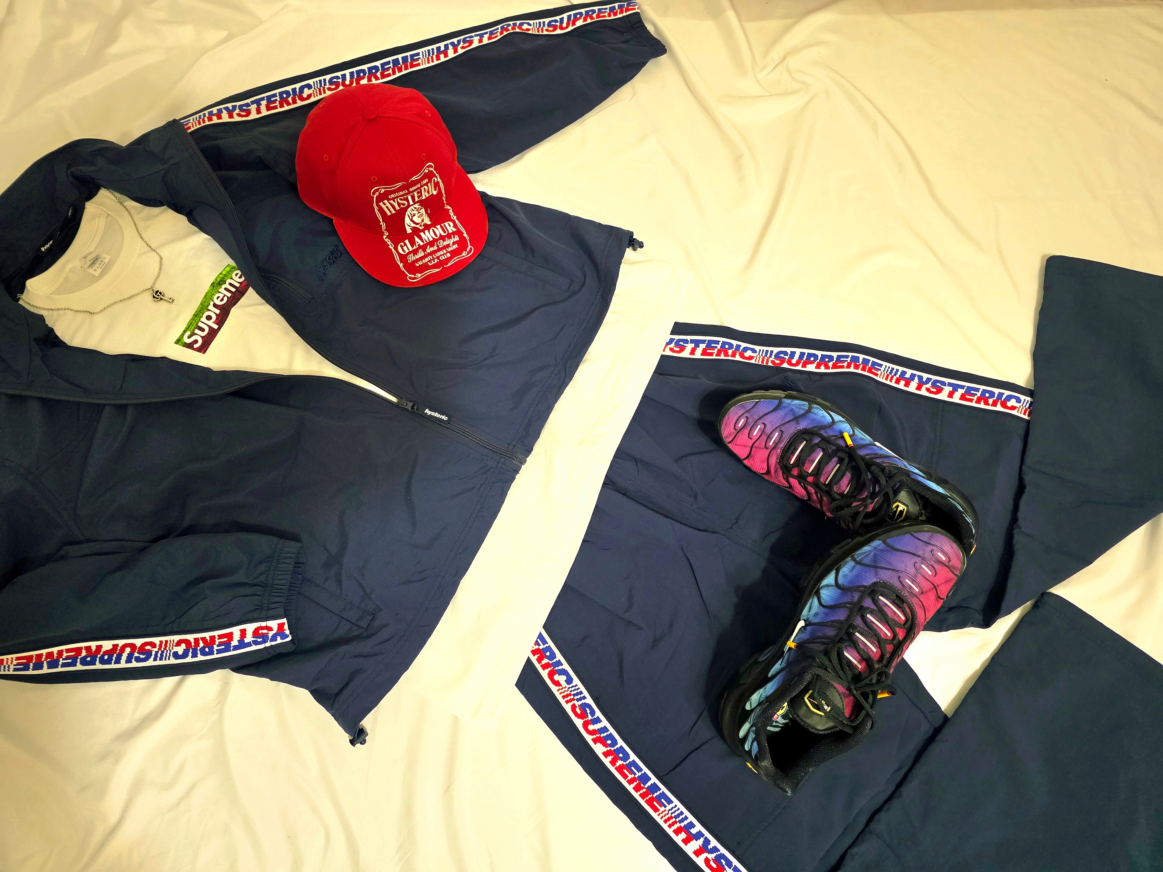 Supreme x Hysteric Glamour Track Jacket Navy - 24FW, Supreme x Hysteric Glamour Track Pant Navy - 24FW 착용 스타일 - 4