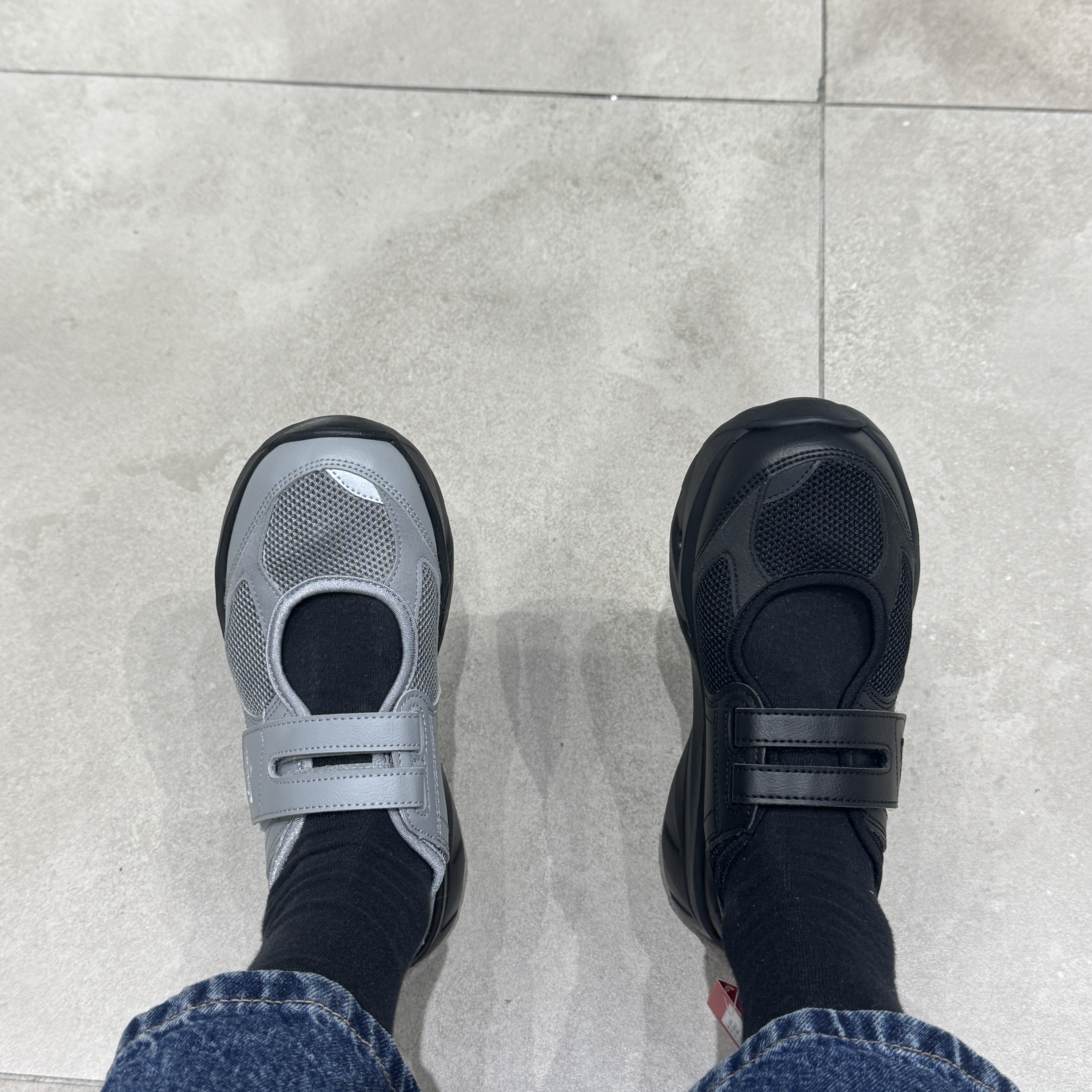 (W) New Balance Breeze SD2202 Triple Black, (W) New Balance Breeze SD2202 Gray 착용 스타일