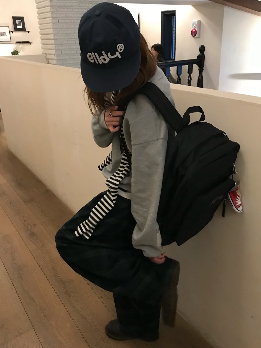 Jansport Big Student Backpack Black, Karactor Crumple Sweatshirt Melange Gray 착용 스타일 - 2