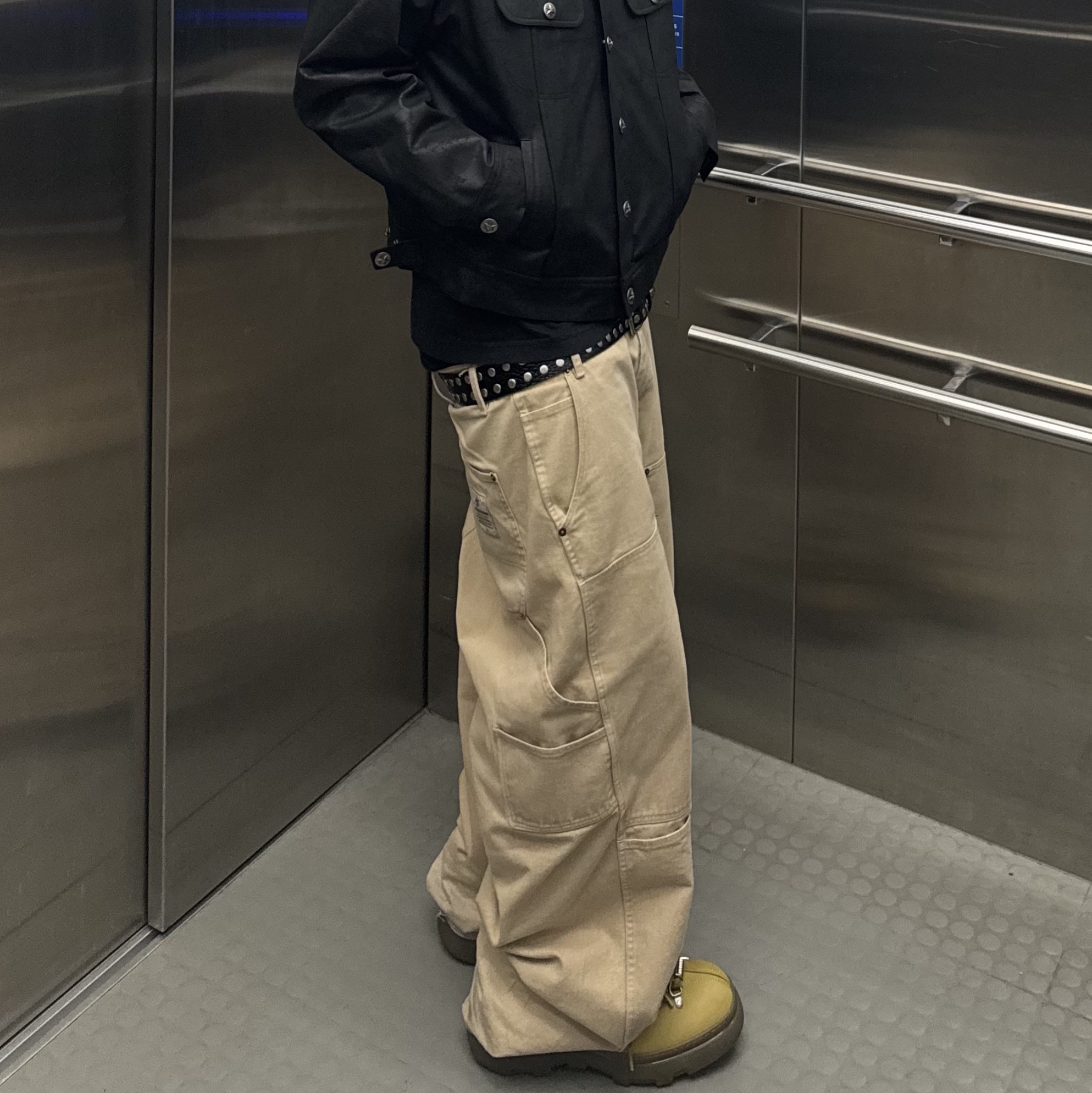 Aoiro Cutted Double Knee Pants Tan, Burberry Leather Trek Boots Black 착용 스타일 - 1