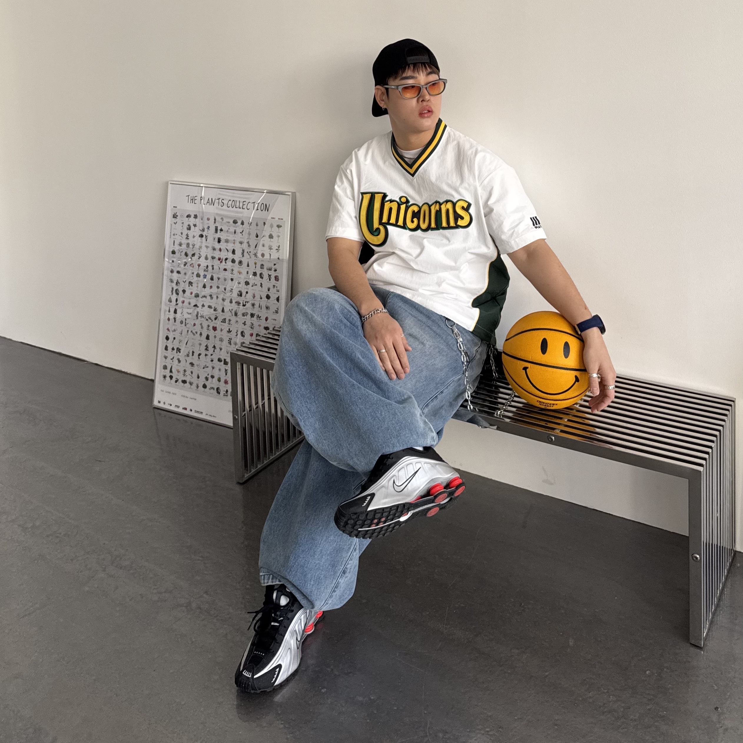 WILLBE PLAY Unicorns Overfit Anorak White, Nike Shox R4 Metallic Silver Red 착용 스타일 - 5