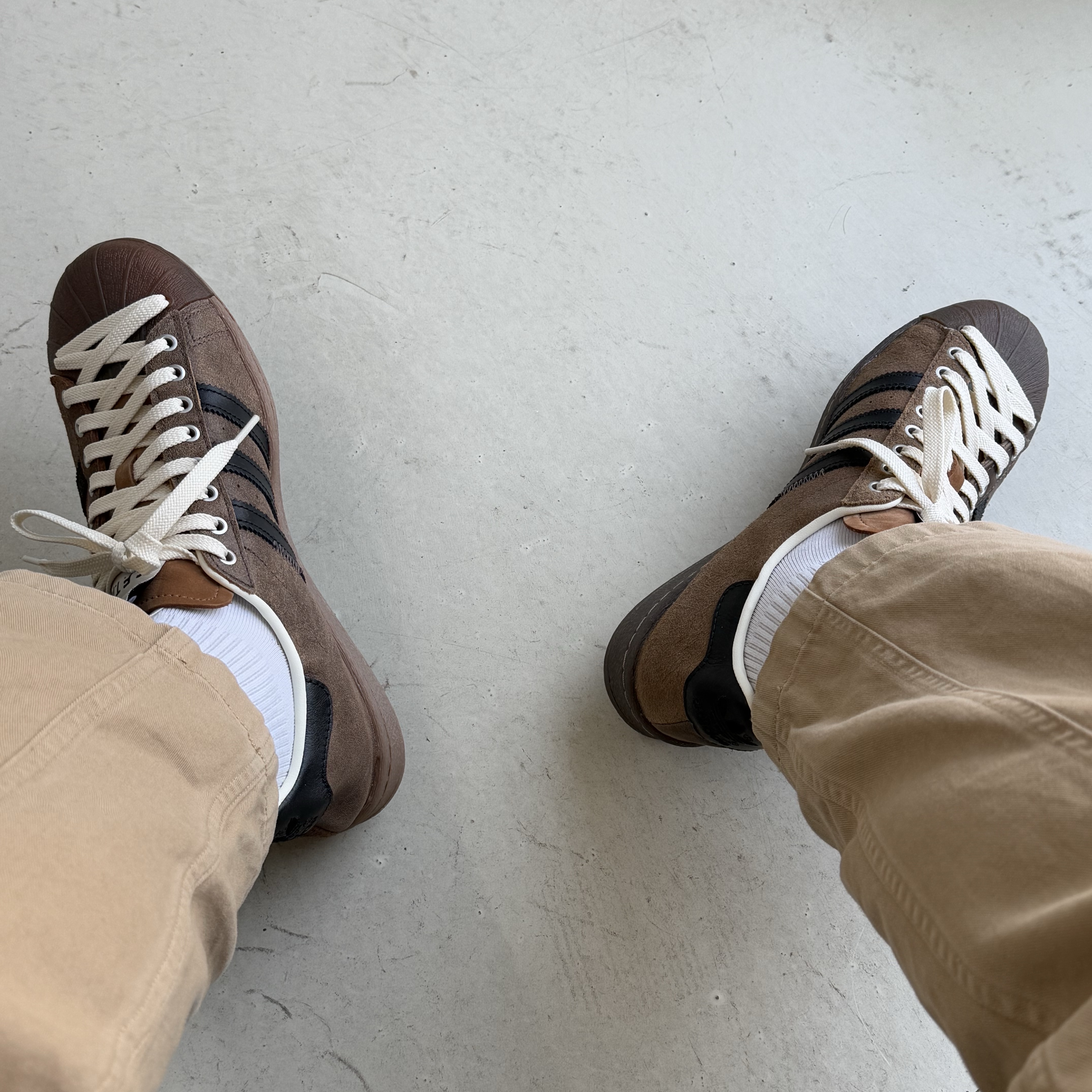 Adidas x Song for the Mute Superstar 82 Khaki Core Black 착용 스타일