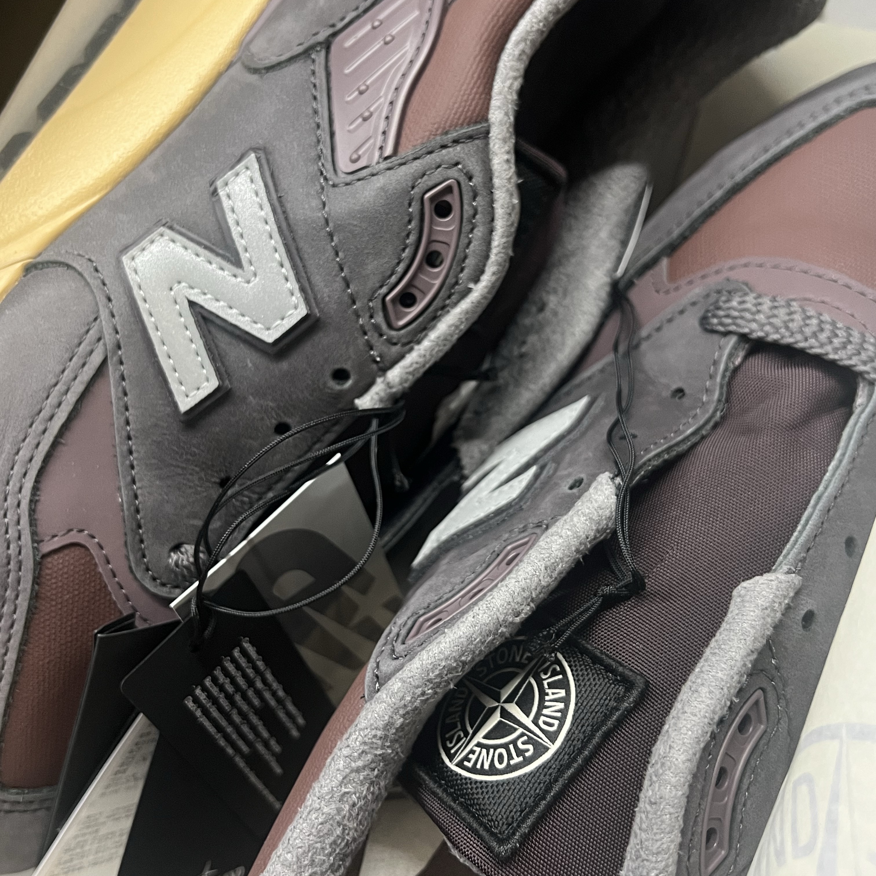New Balance x Stone Island 998 Made in USA Mauve Deep Plum 착용 스타일 - 6