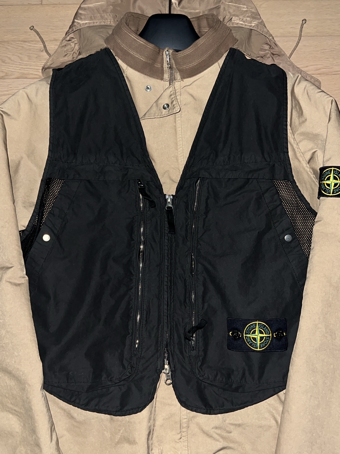 Stone Island G03M3 David Light-TC Zip Vest with Anti Drop Black - 24FW 착용 스타일 - 1