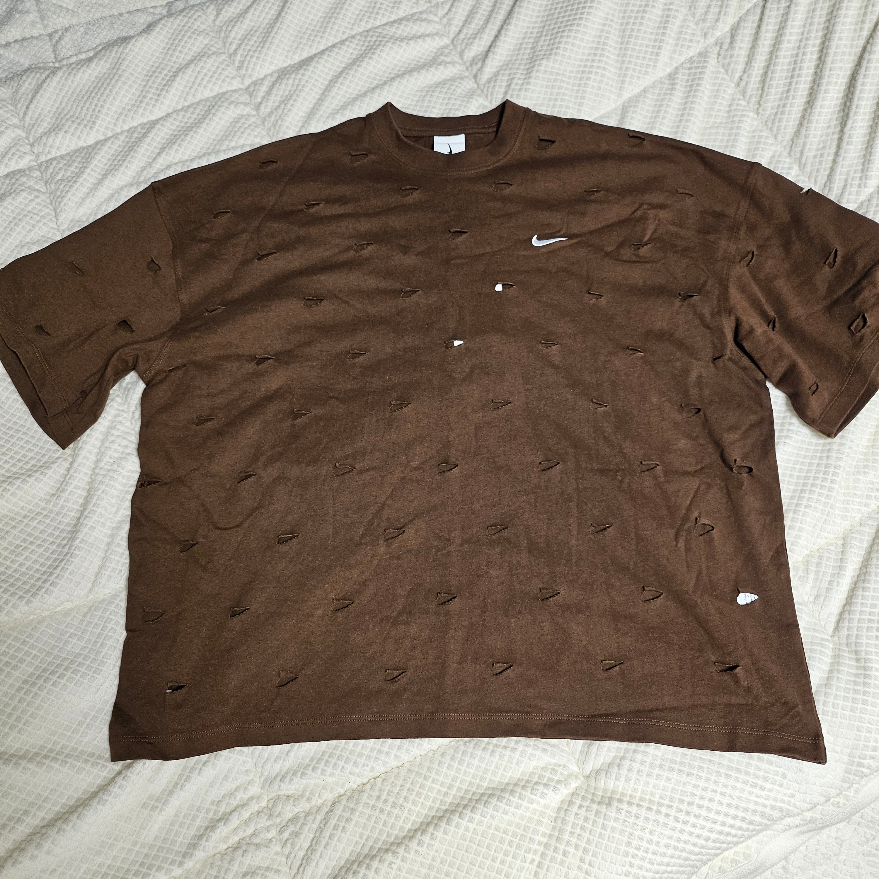 Nike x Jacquemus Swoosh T-Shirt Cacao Wow - Asia 착용 스타일 - 1