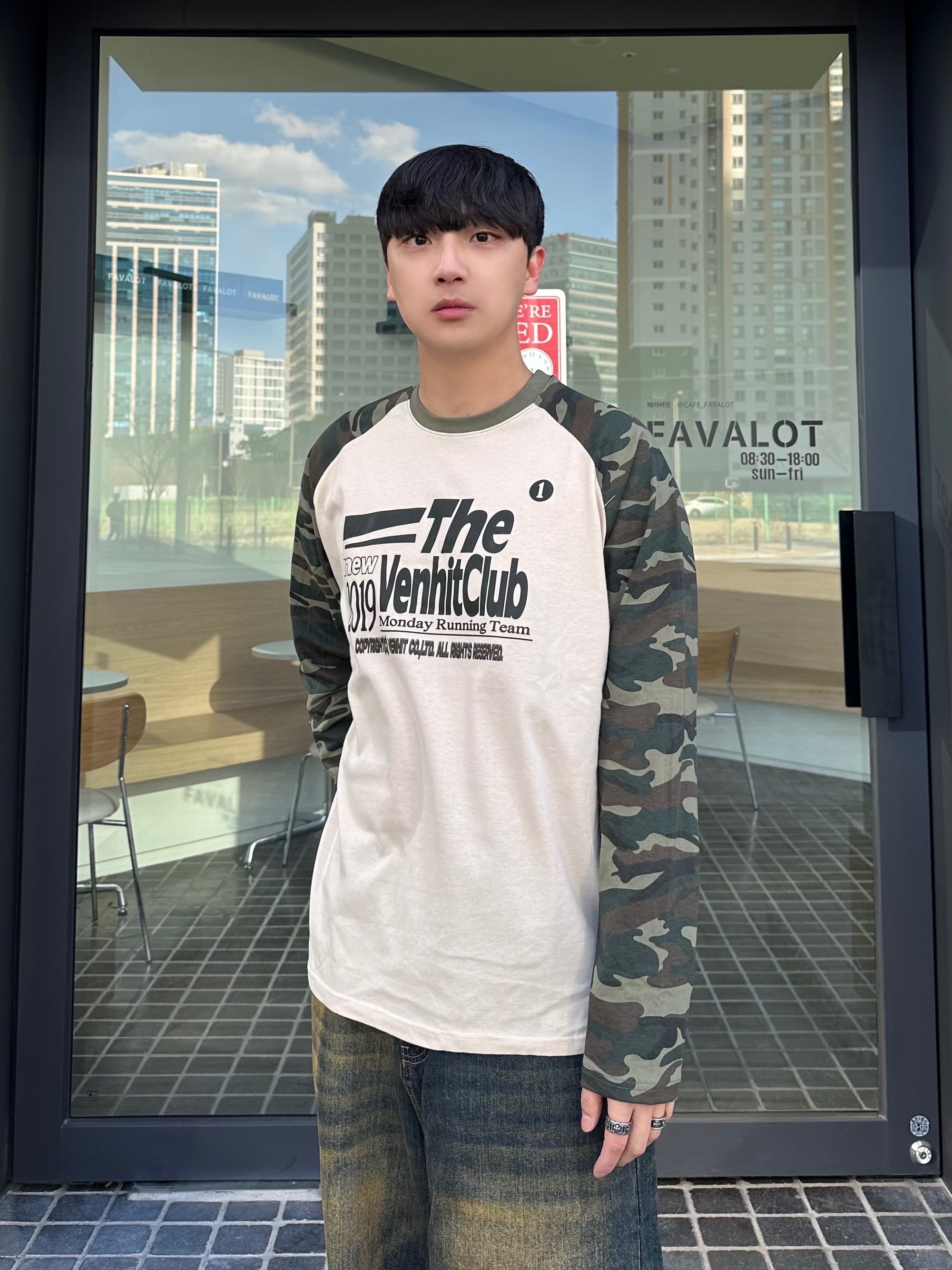 뉴발란스 x 스톤 아일랜드 574 레거시 그린 착용 스타일 - 2