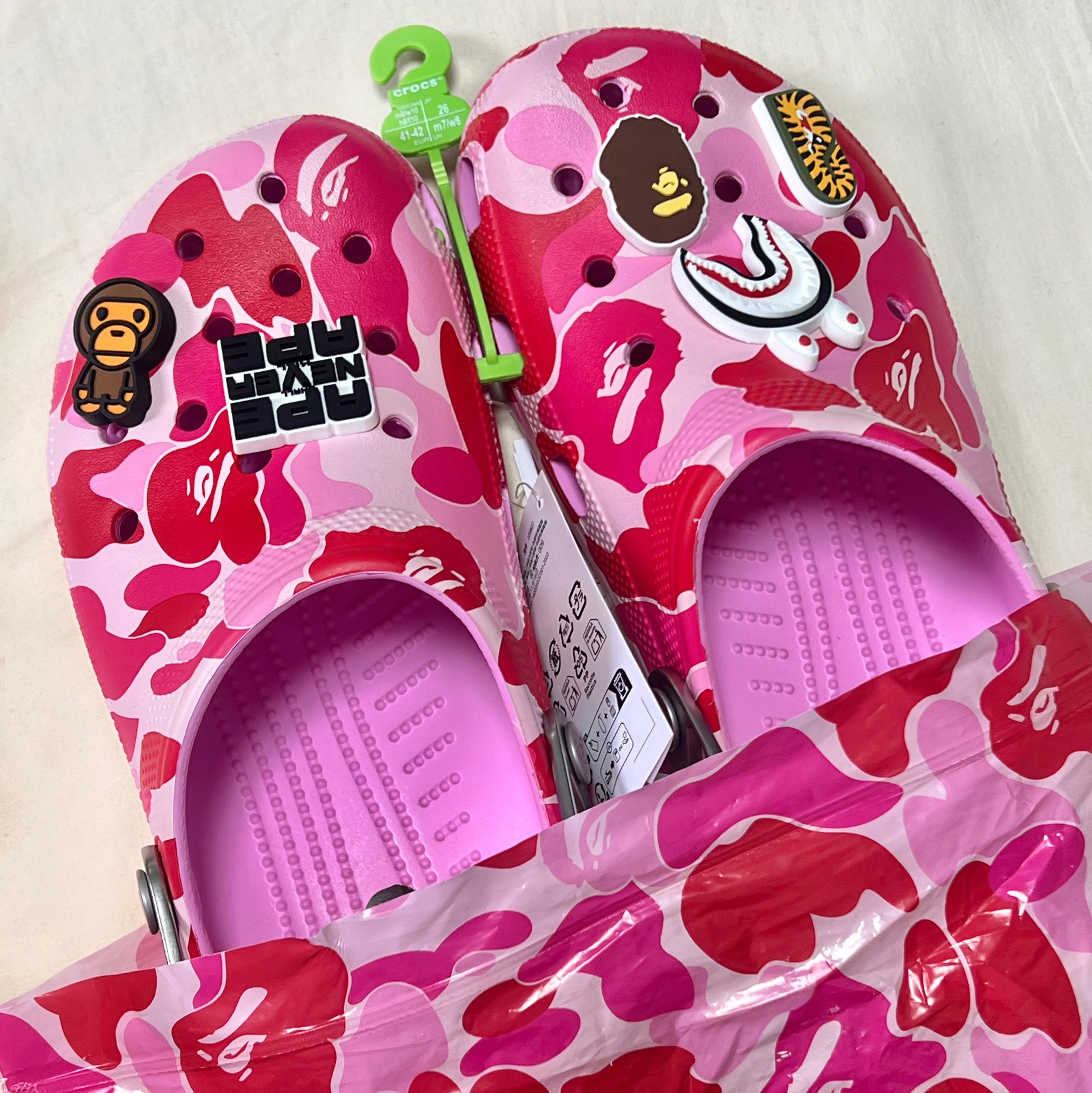 Crocs x BAPE Classic Clog Carnation 착용 스타일