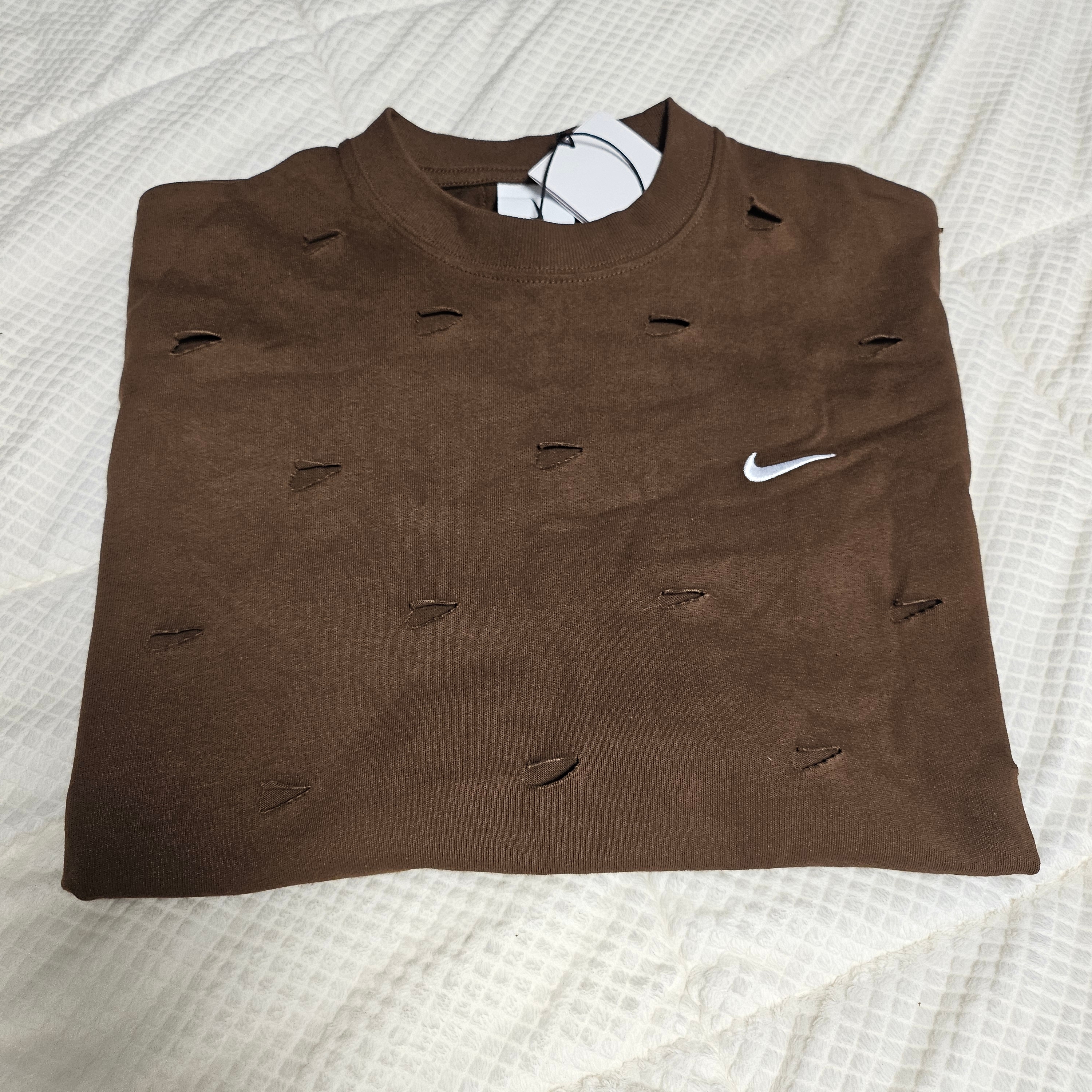 Nike x Jacquemus Swoosh T-Shirt Cacao Wow - Asia 착용 스타일 - 2