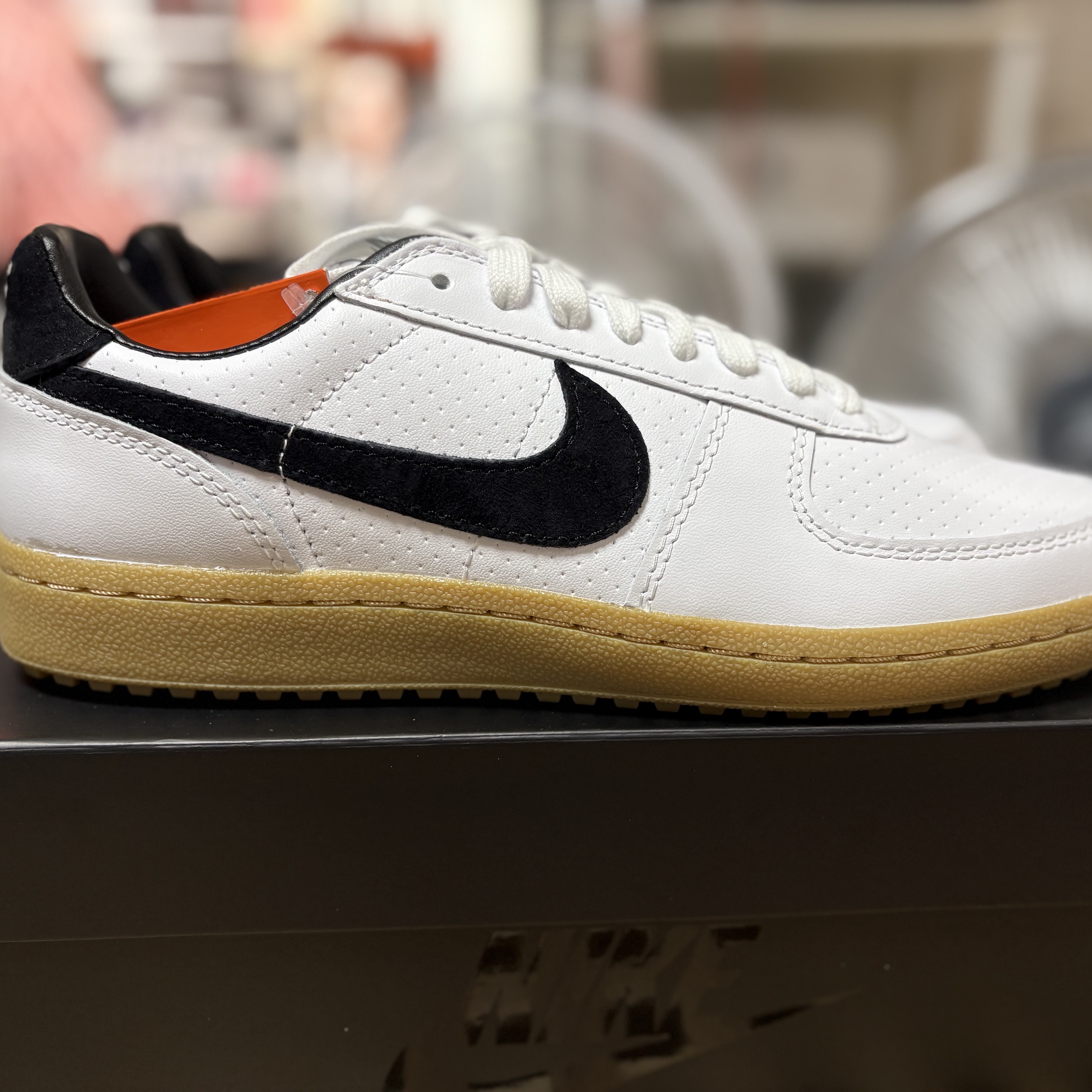 Nike Field General 82 SP White and Black 착용 스타일 - 3
