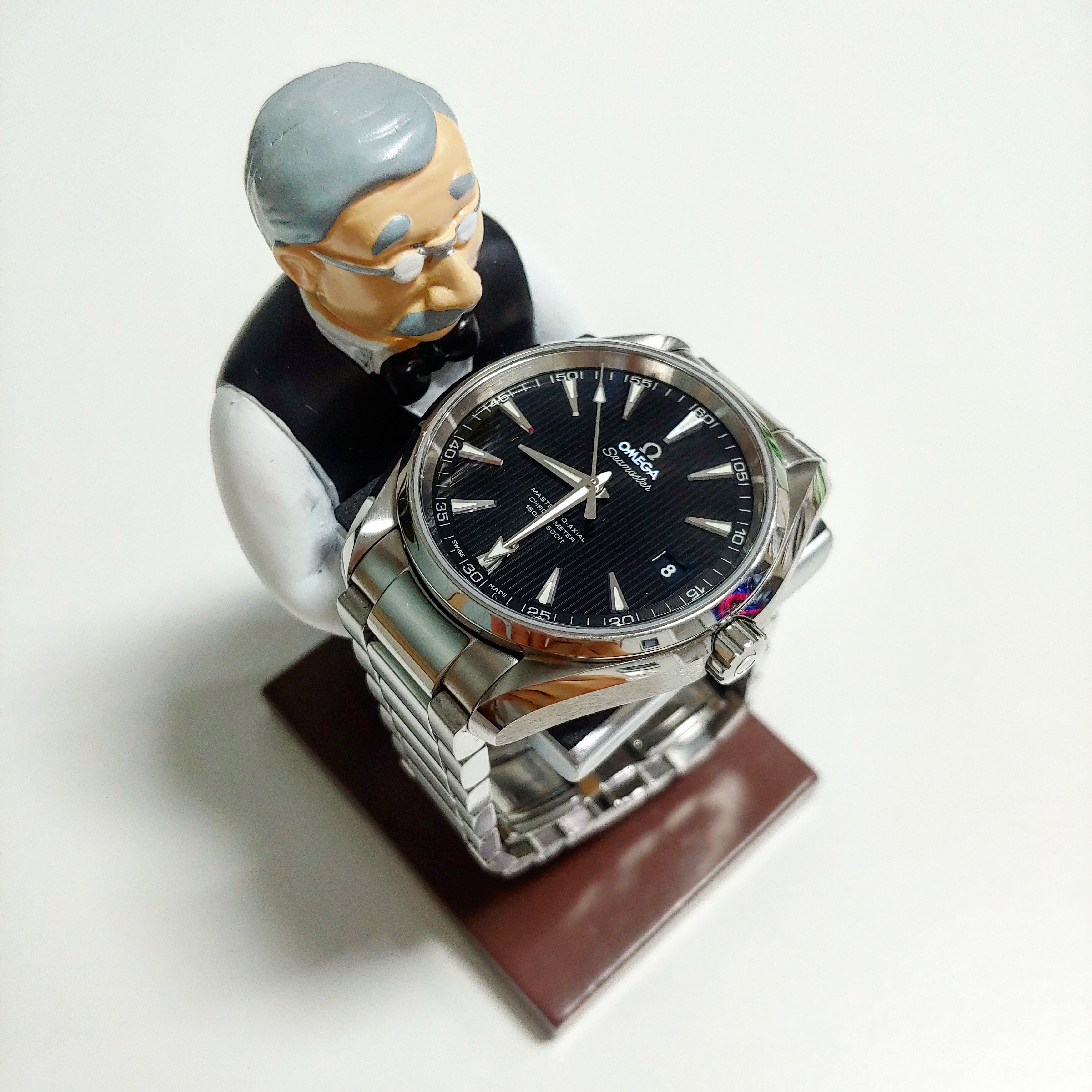 Omega Seamaster Aqua Terra 150M Co Axial Master Chronometer Steel Black, Omega Seamaster Aqua Terra 150M Co Axial Master Chronometer Steel Black 착용 스타일