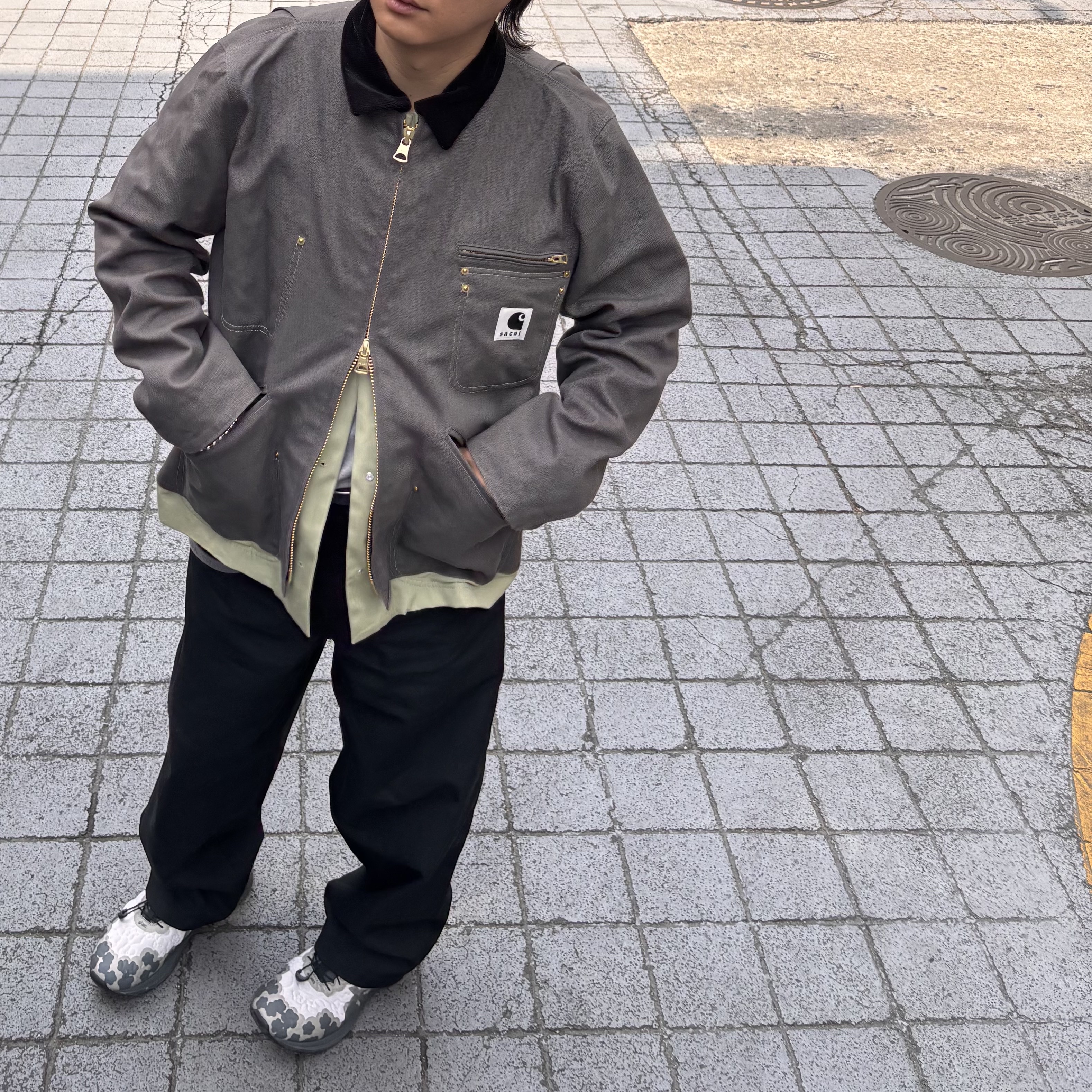 Sacai x Carhartt WIP Reversible Duck Jacket Gray Light Green, Asics x Cecilie Bahnsen Gel-Terrain MT Pure Silver 착용 스타일 - 1