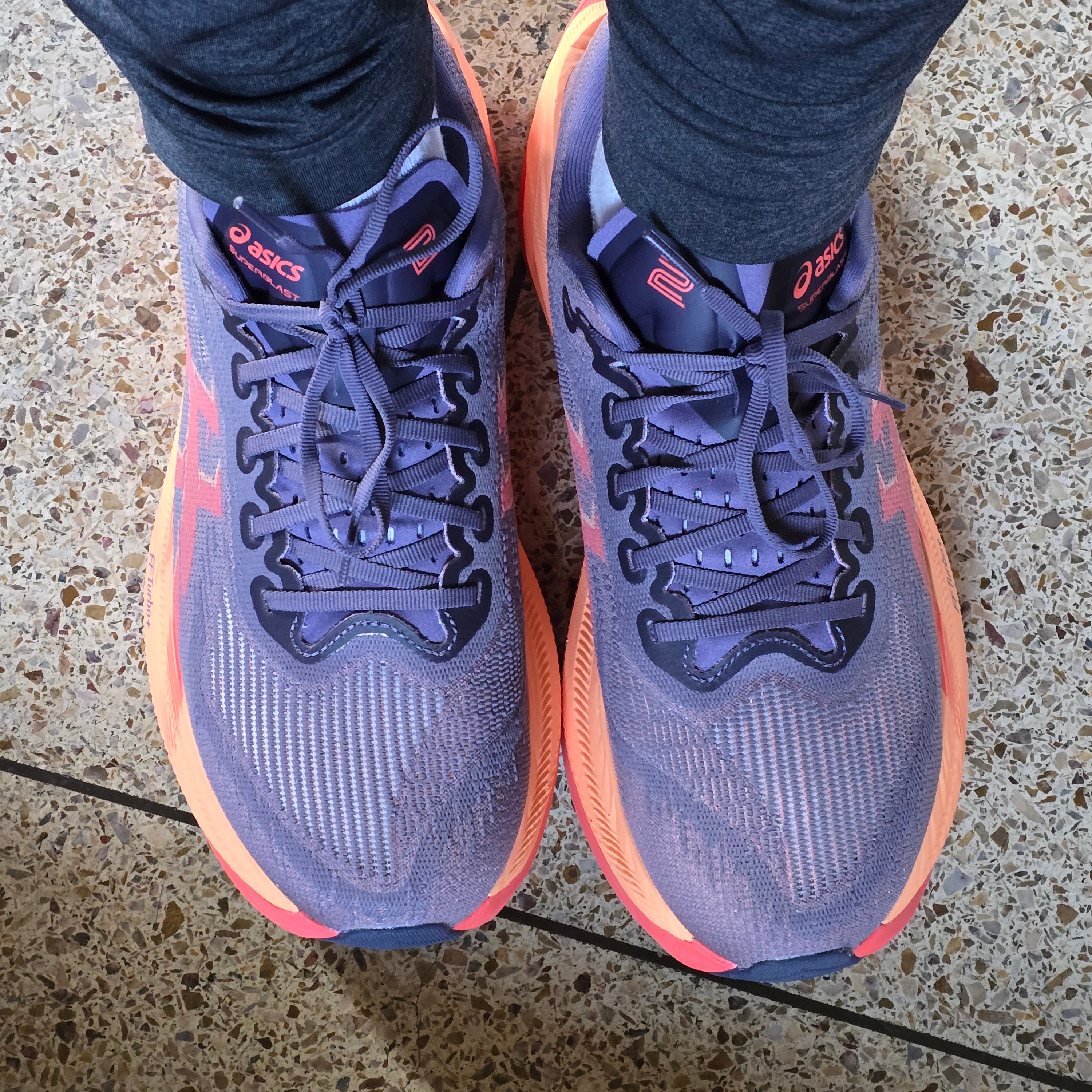 Asics Superblast 2 Greyish Purple Coral Reef 착용 스타일