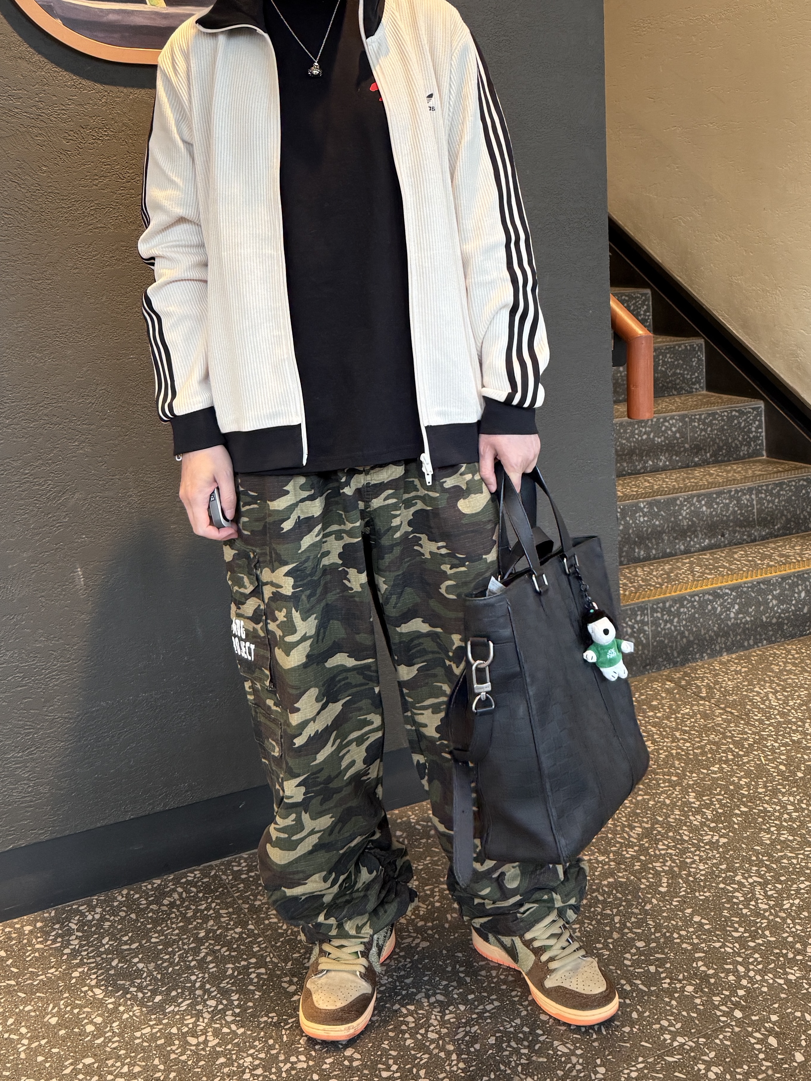 Palace x Vivienne Westwood Orb Pendant Silver - 24FW, Human Made Military Card Case Black 착용 스타일