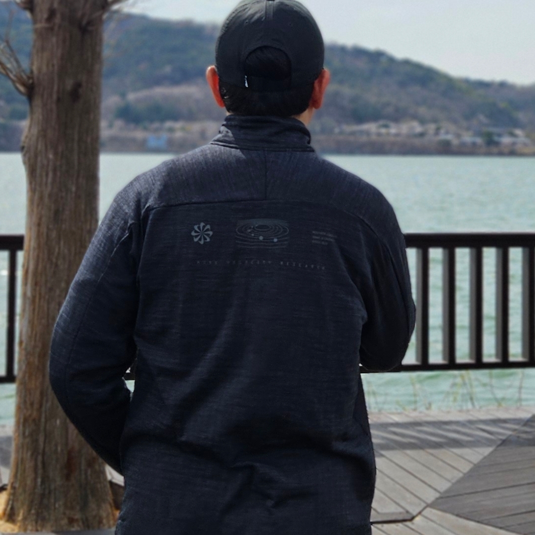 Nike ACG Trail Cap Black, (W) Nike Zoom Vomero 5 Cobblestone and Flat Pewter 착용 스타일 - 4