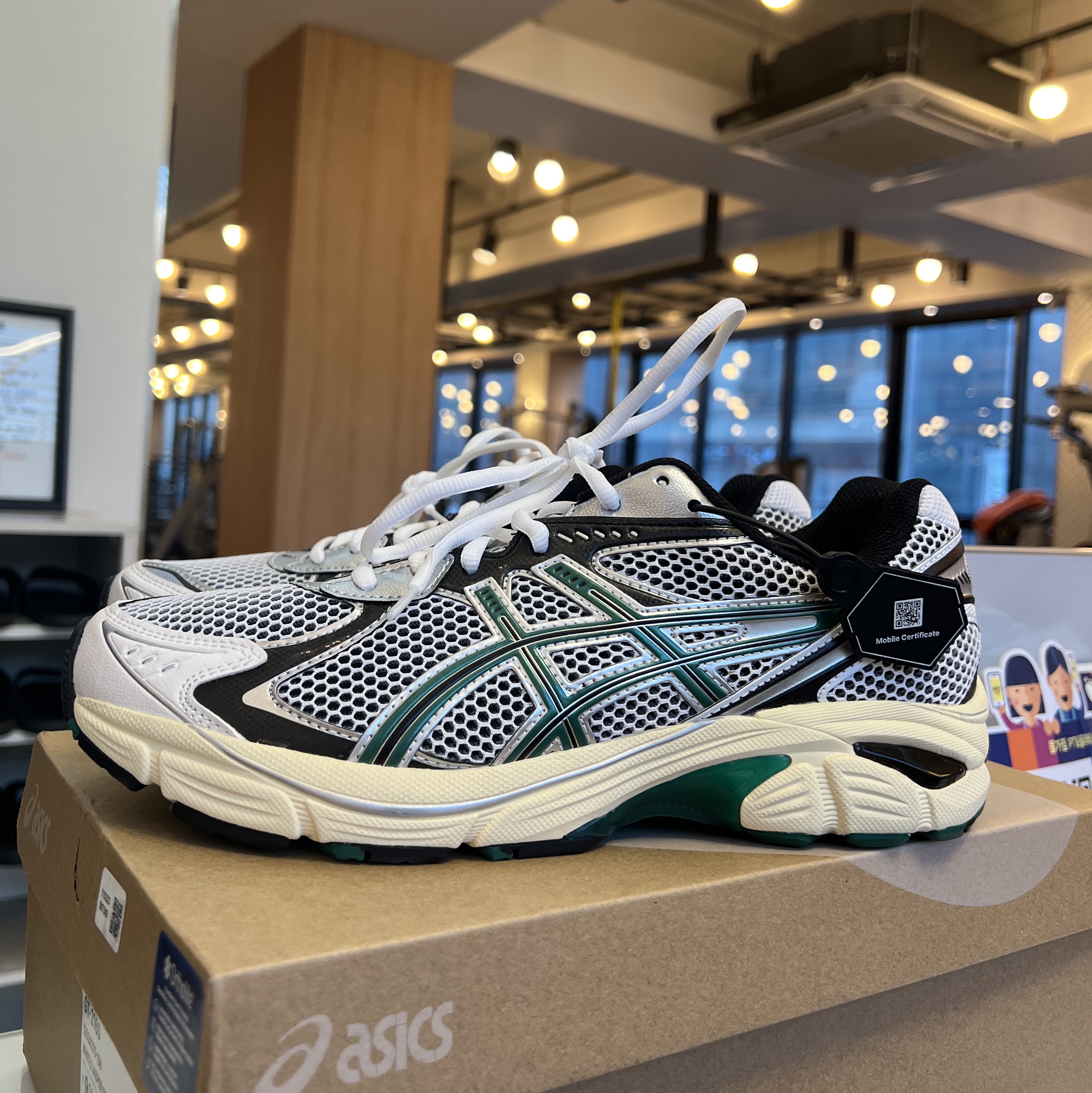 Asics GT-2160 White Jasper Green, Asics GT-2160 Black Pure Silver 착용 스타일
