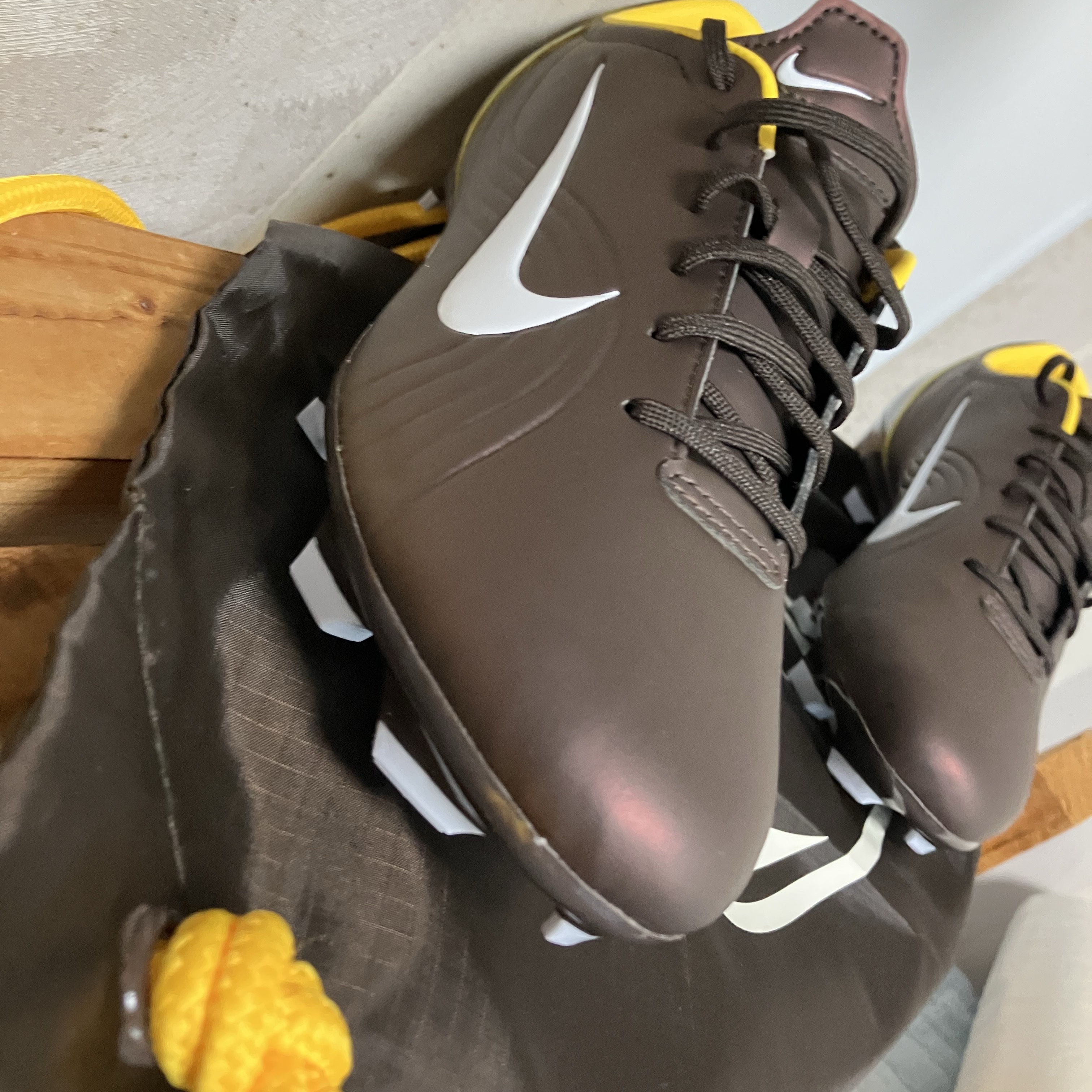 Nike Zoom Mercurial Vapor 1 RGN SE FG Dark Cinder Maize 착용 스타일