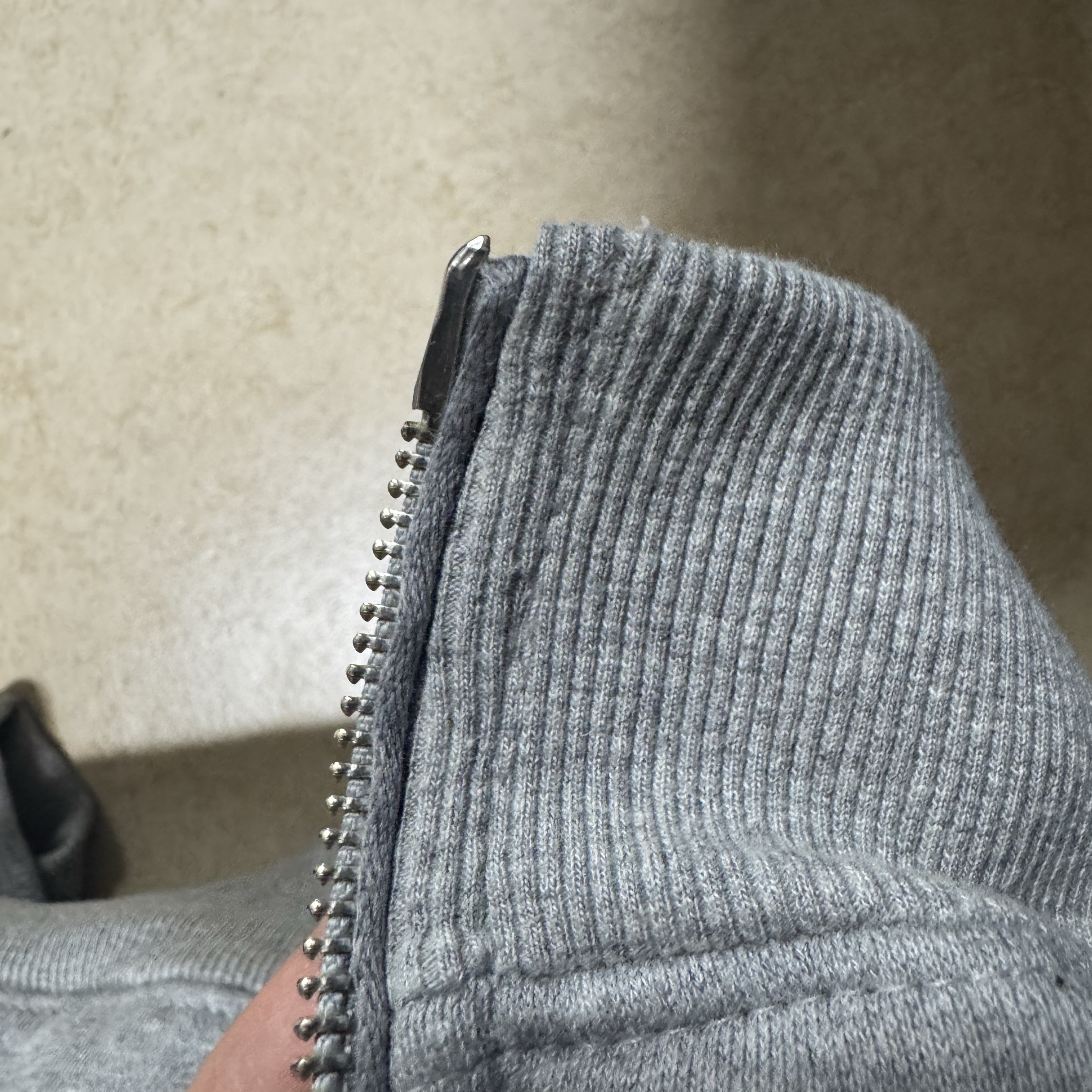 IAB Studio 2Way Full Zip-Up Gray White 착용 스타일