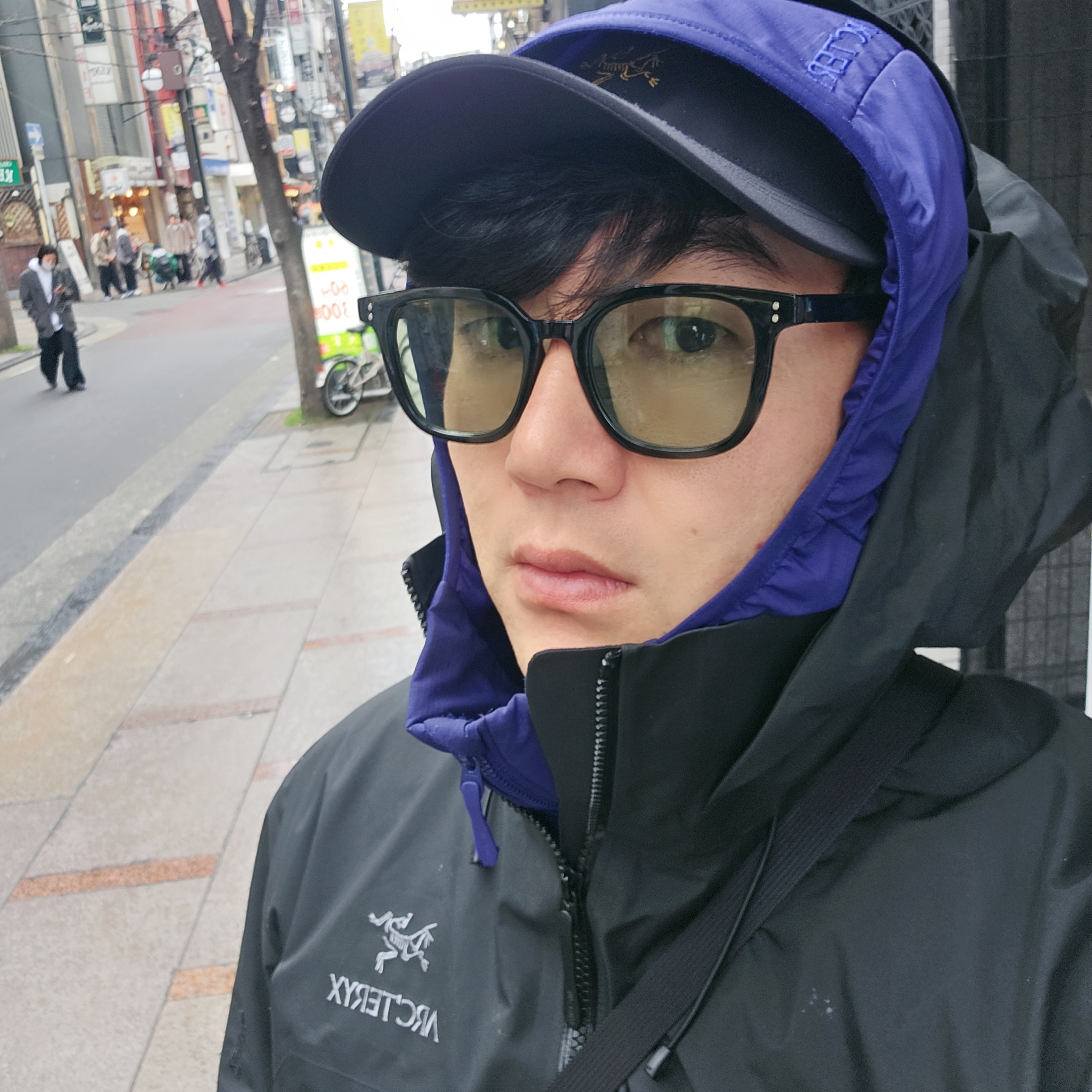 Arc'teryx Beta AR Jacket Black, Arc'teryx Mantis 2 Waistpack Black II 착용 스타일 - 4