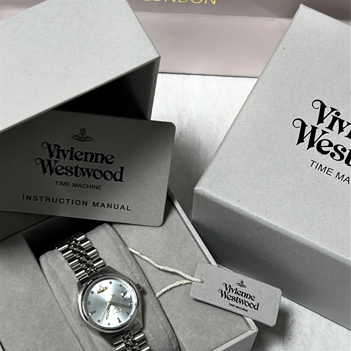 (W) Vivienne Westwood Little Camberwell 29mm Blue Silver 착용 스타일 - 4