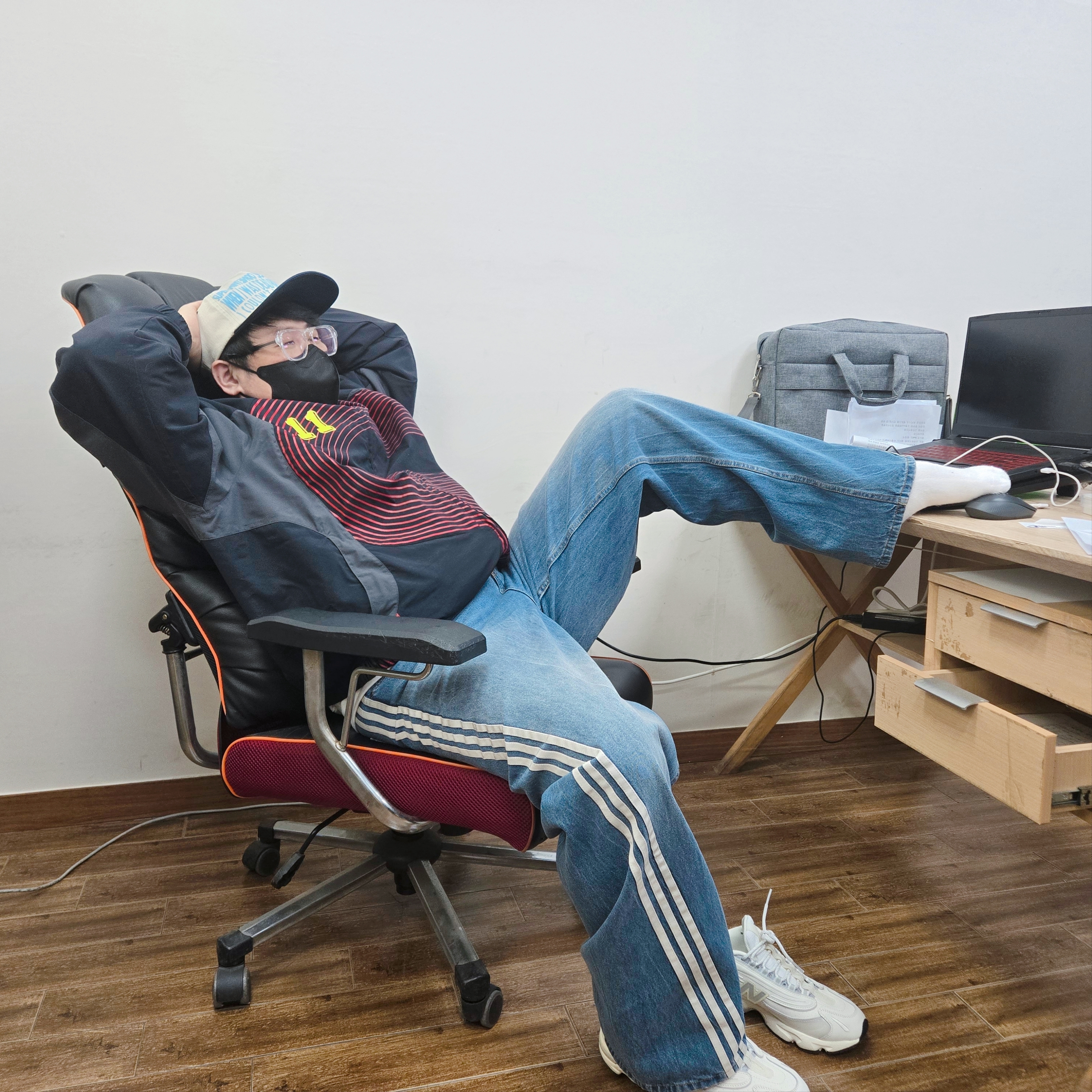 Supreme S Logo Track Jacket Black - 24FW, Adidas Adilenium Season 3 Loose Fit Denim Pants Indigo Denim - KR Sizing 착용 스타일