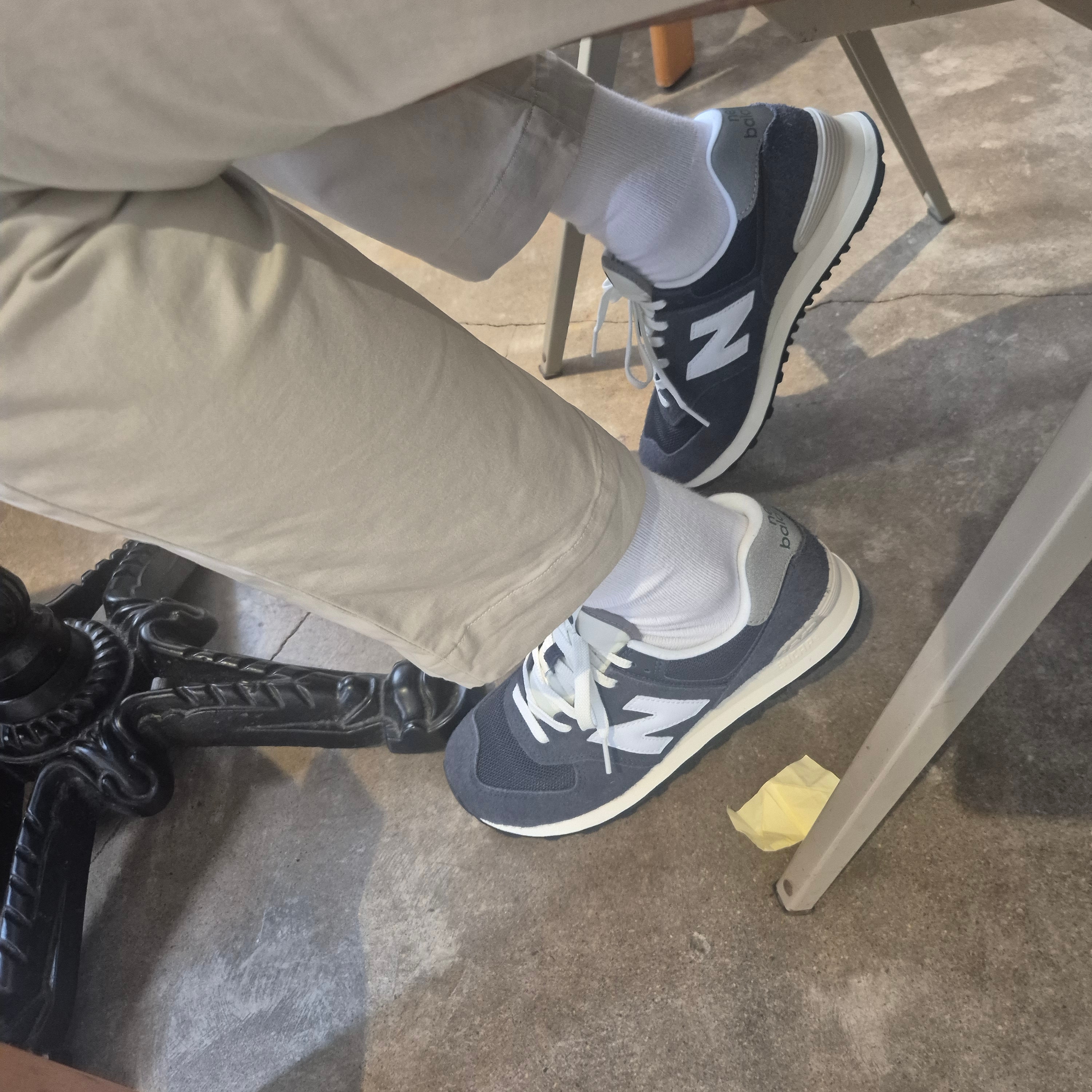 New Balance 574 Heritage Navy 착용 스타일