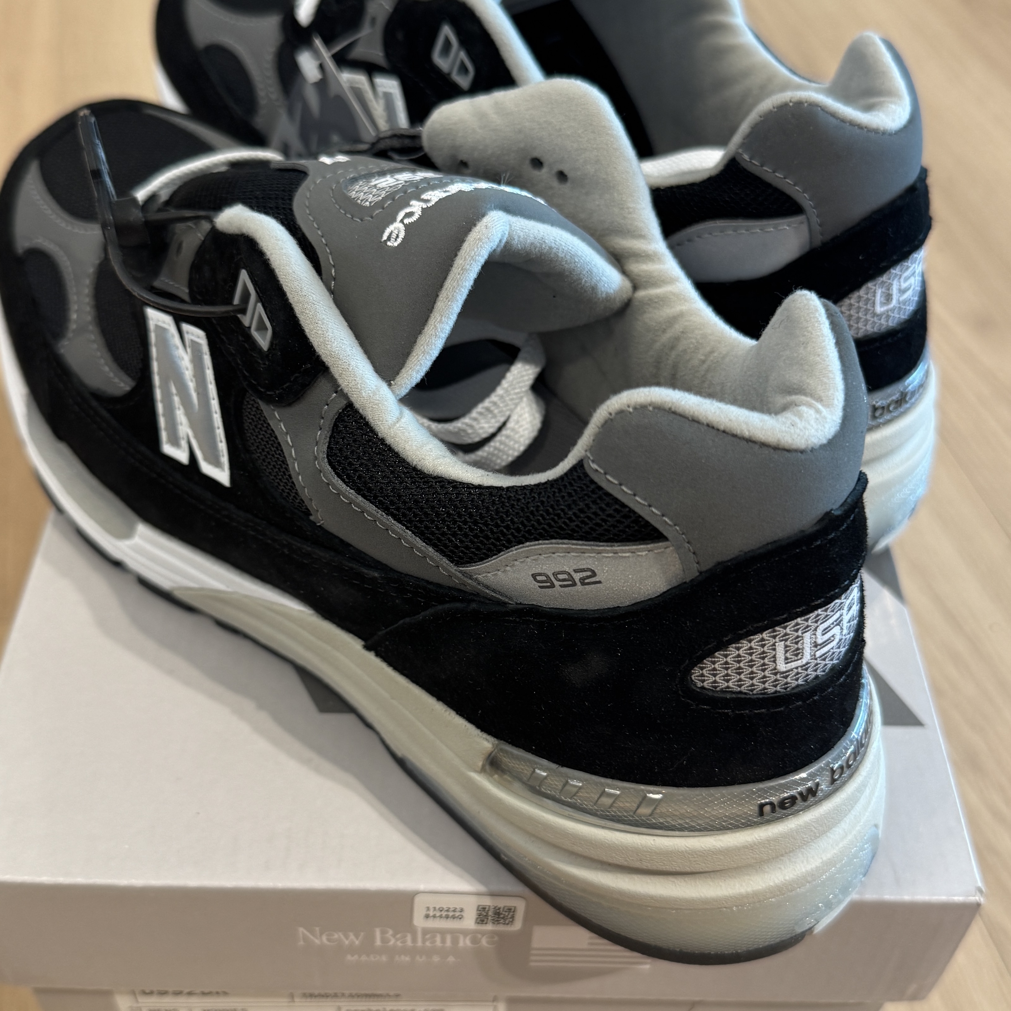 New Balance 992 Made in USA Core Black Grey, New Balance 992 Made in USA Black 착용 스타일 - 4