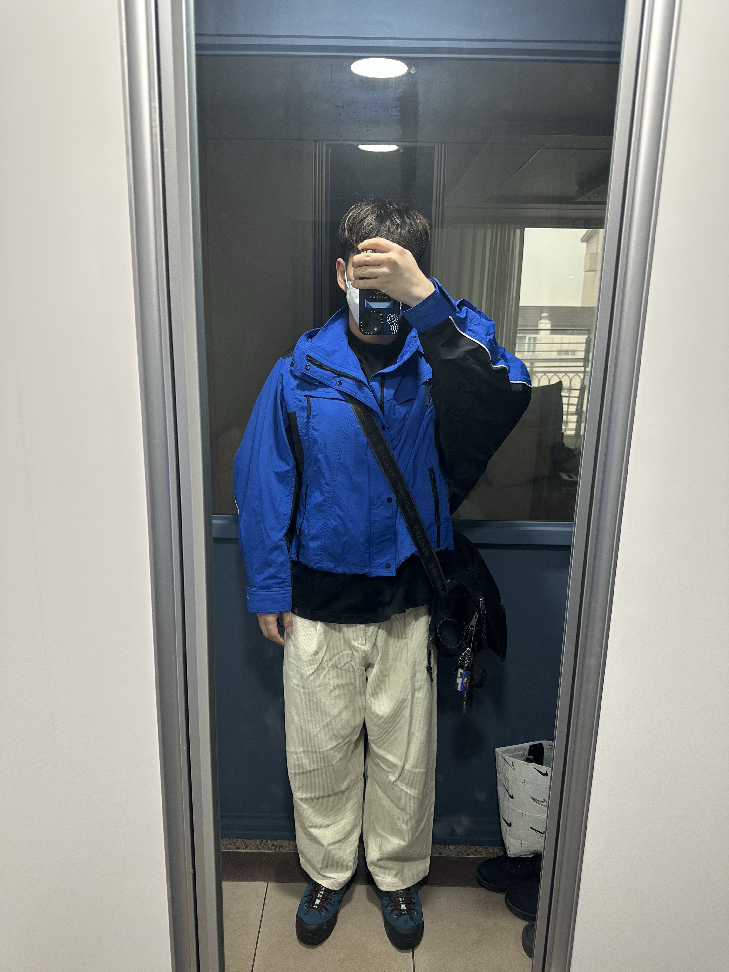 Ader Error Grampur Jumper Z-Blue, Salomon x The Broken Arm X-Desalpes GTX for TBA Blue 착용 스타일