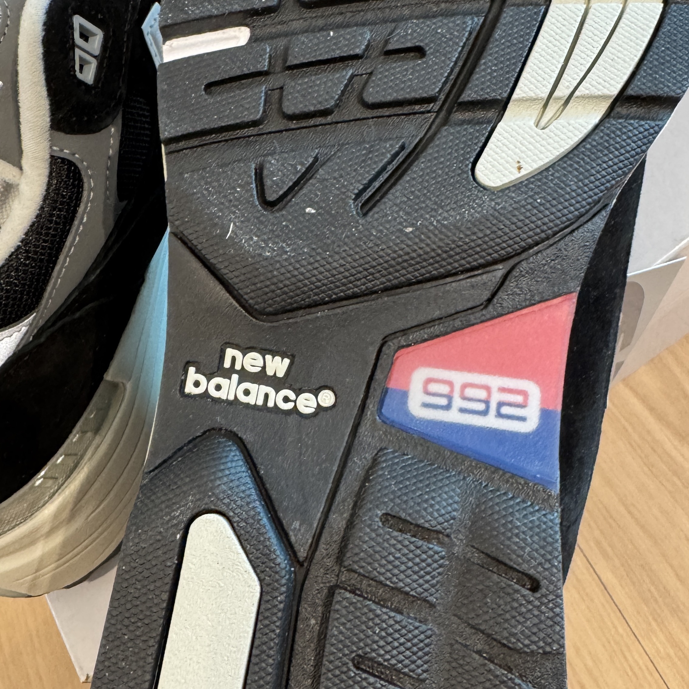 New Balance 992 Made in USA Core Black Grey, New Balance 992 Made in USA Black 착용 스타일 - 6