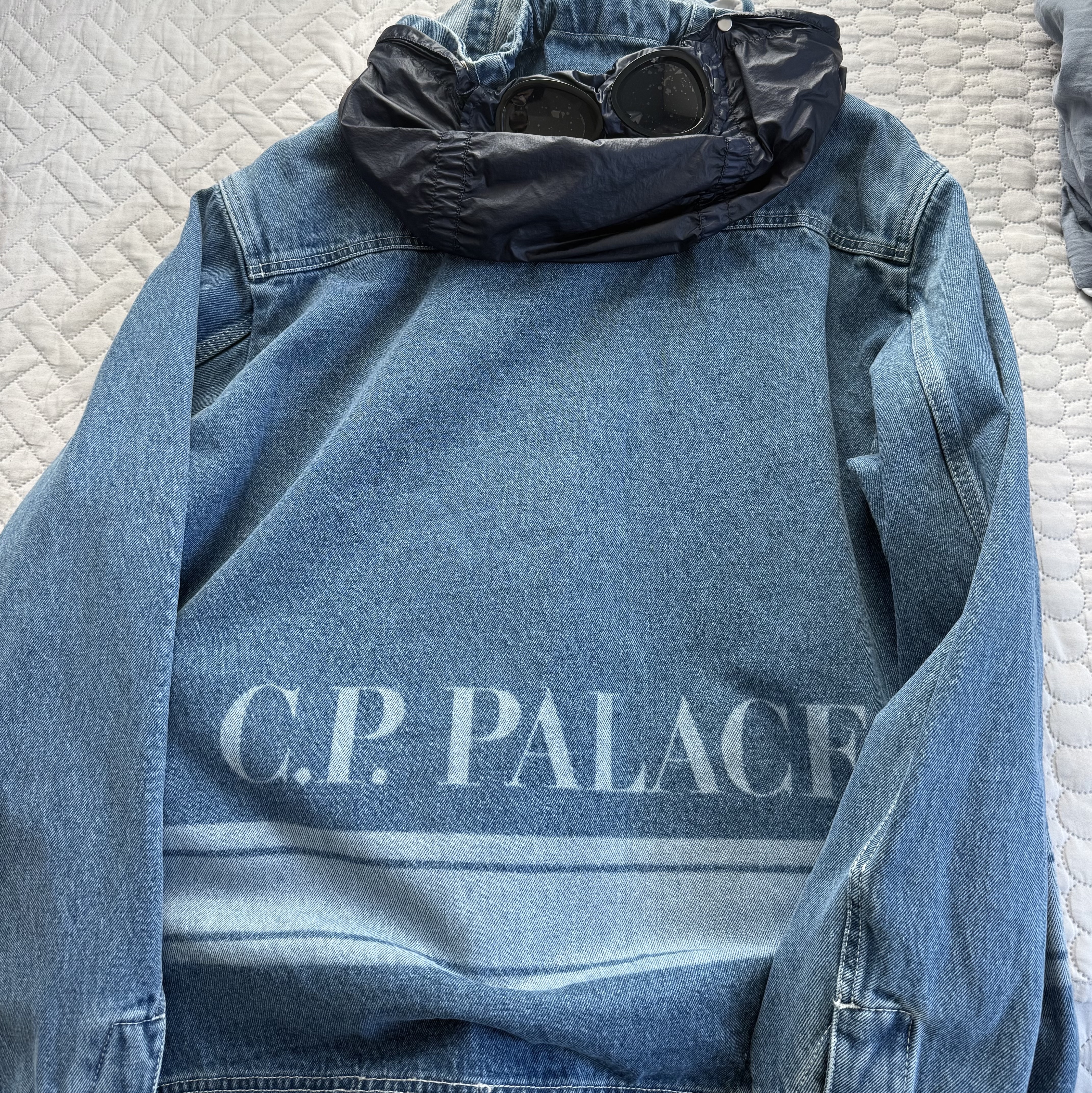 Palace x C.P. Company Denim Goggle Jacket Denim - 25SS 착용 스타일