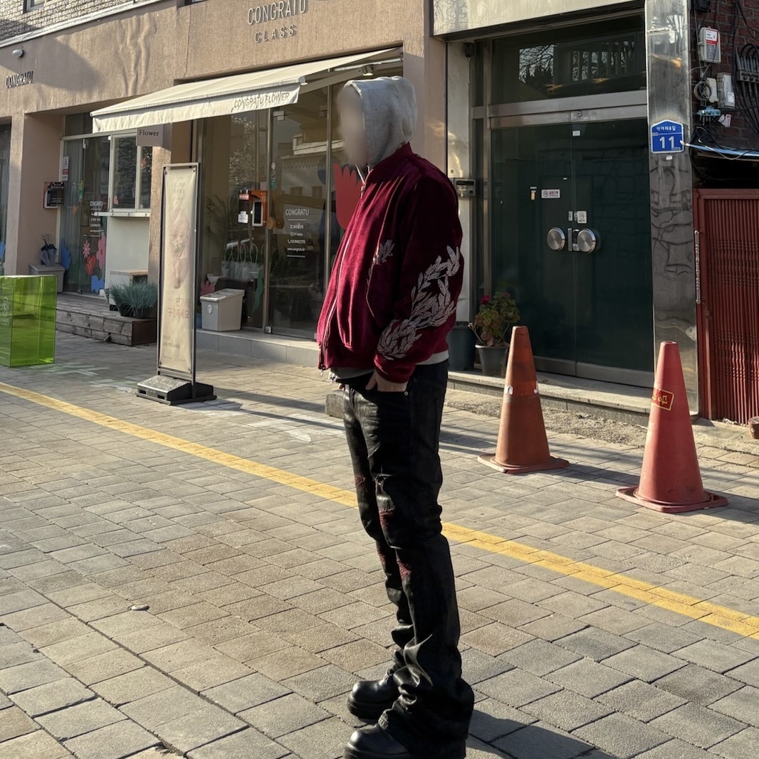 Undermycar x Emostanceclub Emoun Destroyed Cowhide Suede Red Stitch Denim Toreador - 23FW 착용 스타일 - 2