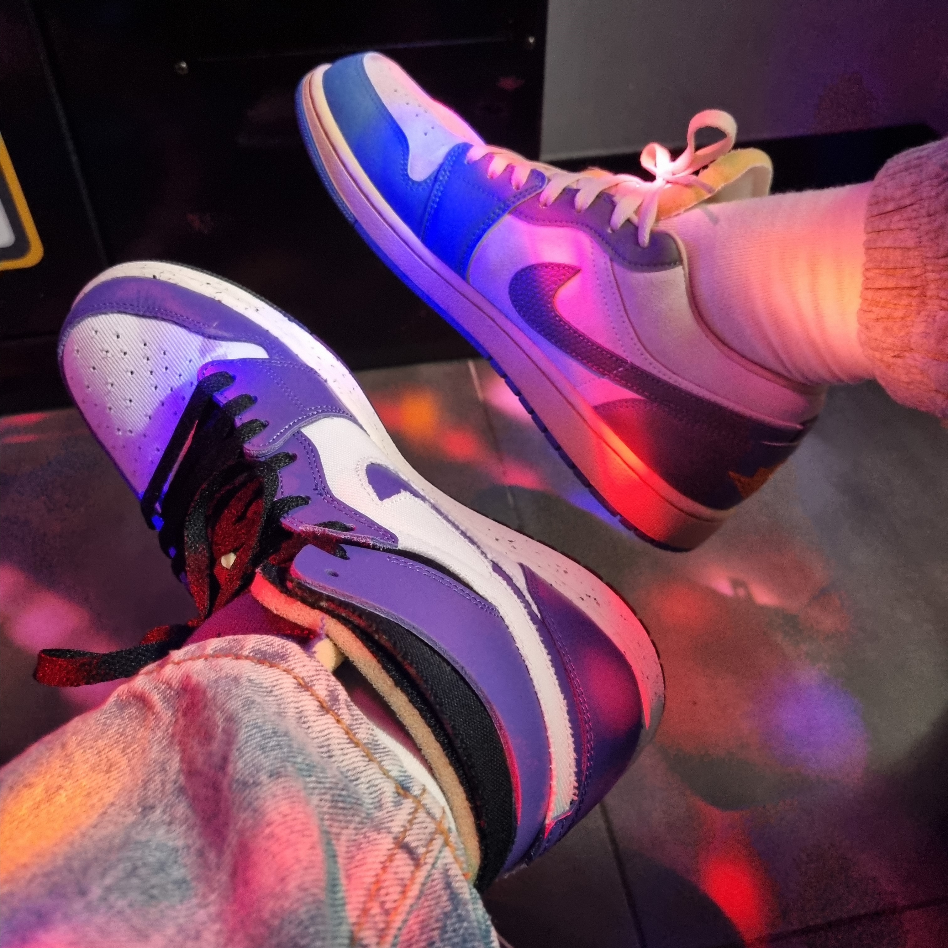Jordan 1 Zoom Air CMFT Dark Iris, Jordan 1 Low SE Tokyo 96 착용 스타일 - 1
