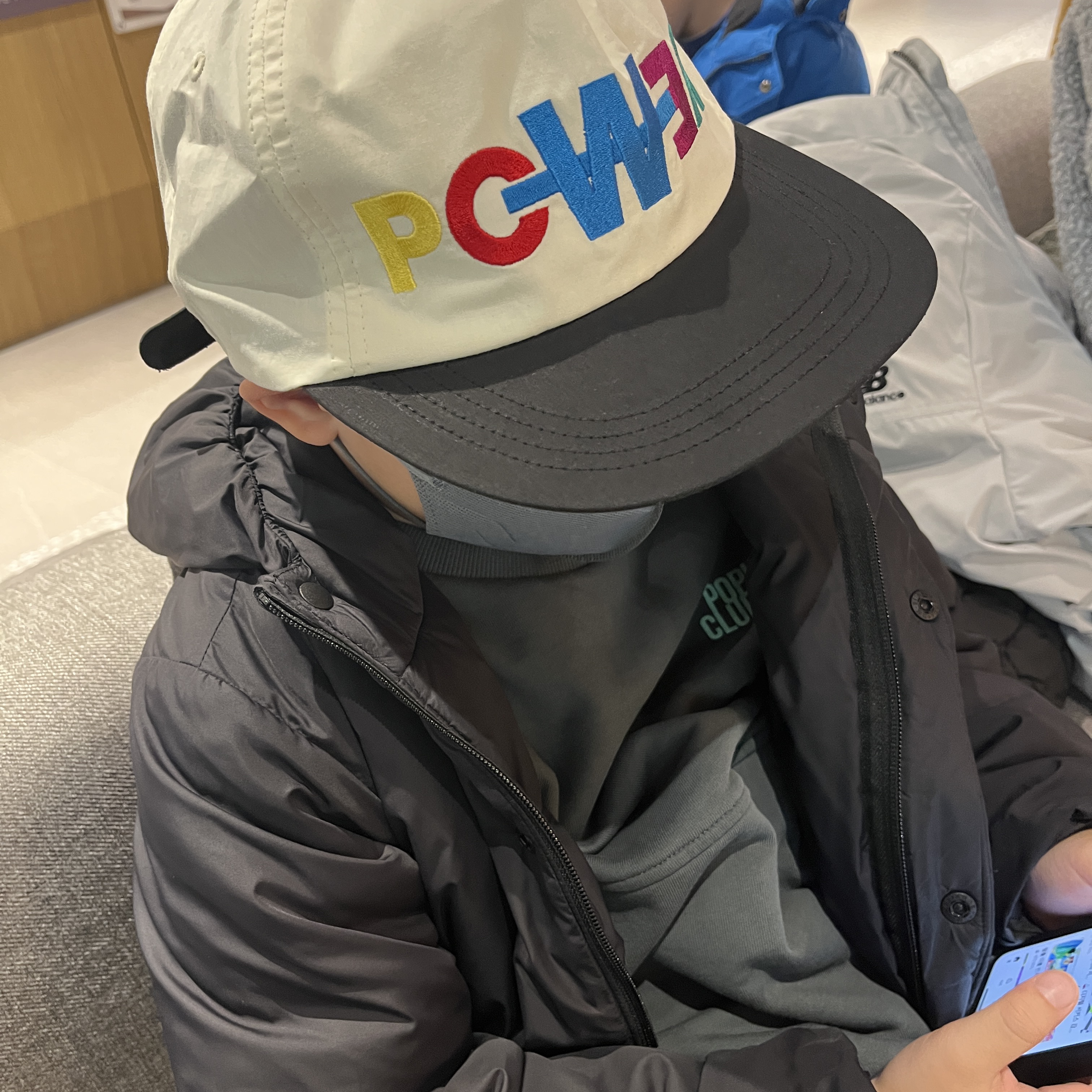 G-DRAGON Power Ball Cap White 착용 스타일