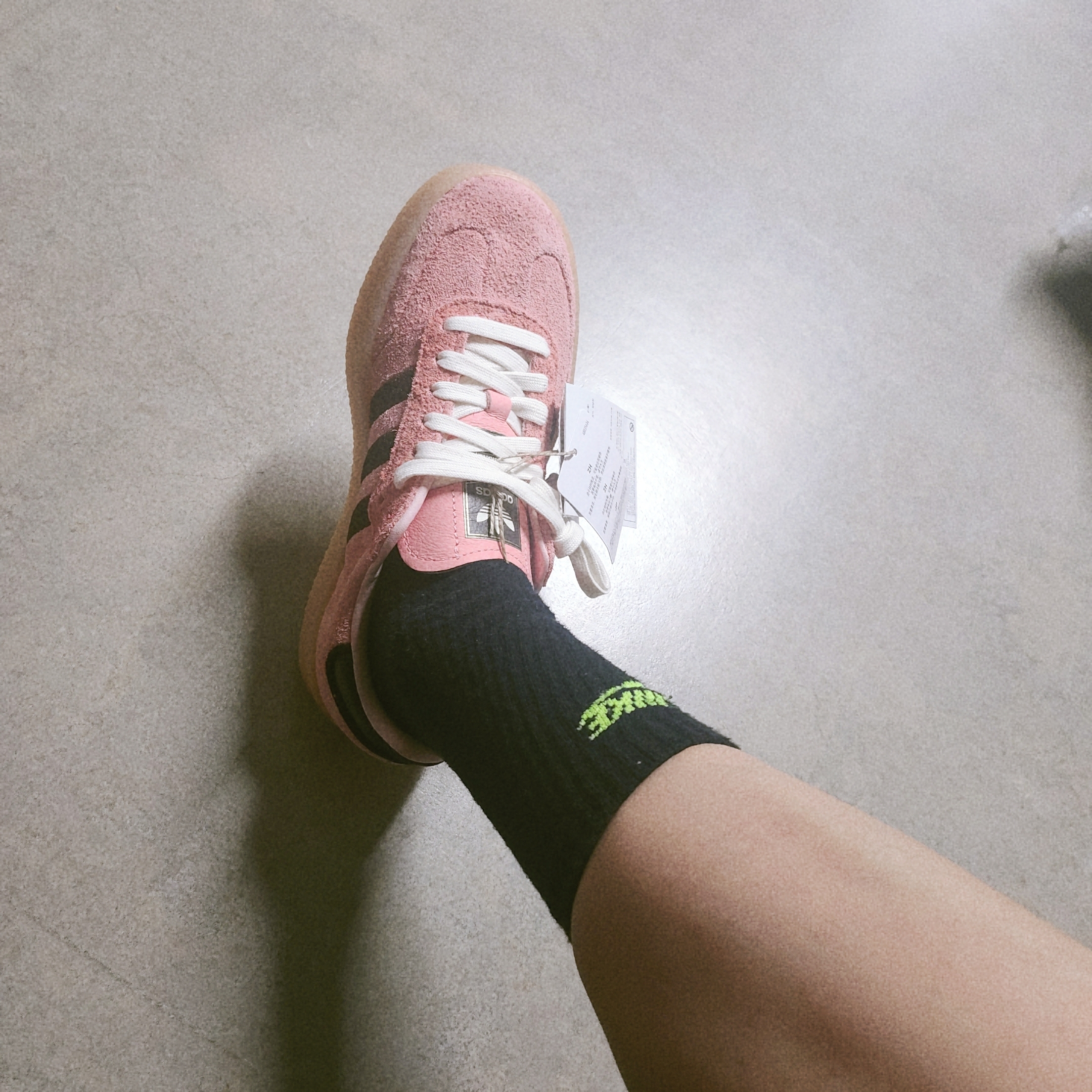(W) Adidas Sambae Semi Pink Spark Dark Brown 착용 스타일