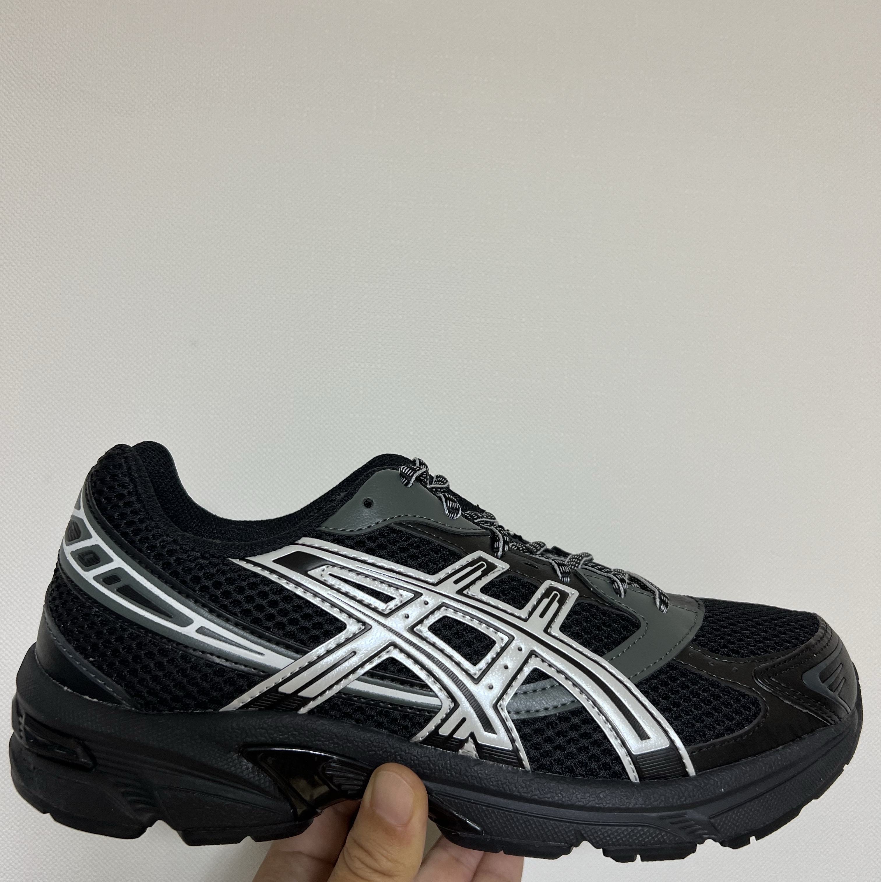 Asics Gel-1130 Black Glacier Grey - Folder Exclusive 착용 스타일 - 1
