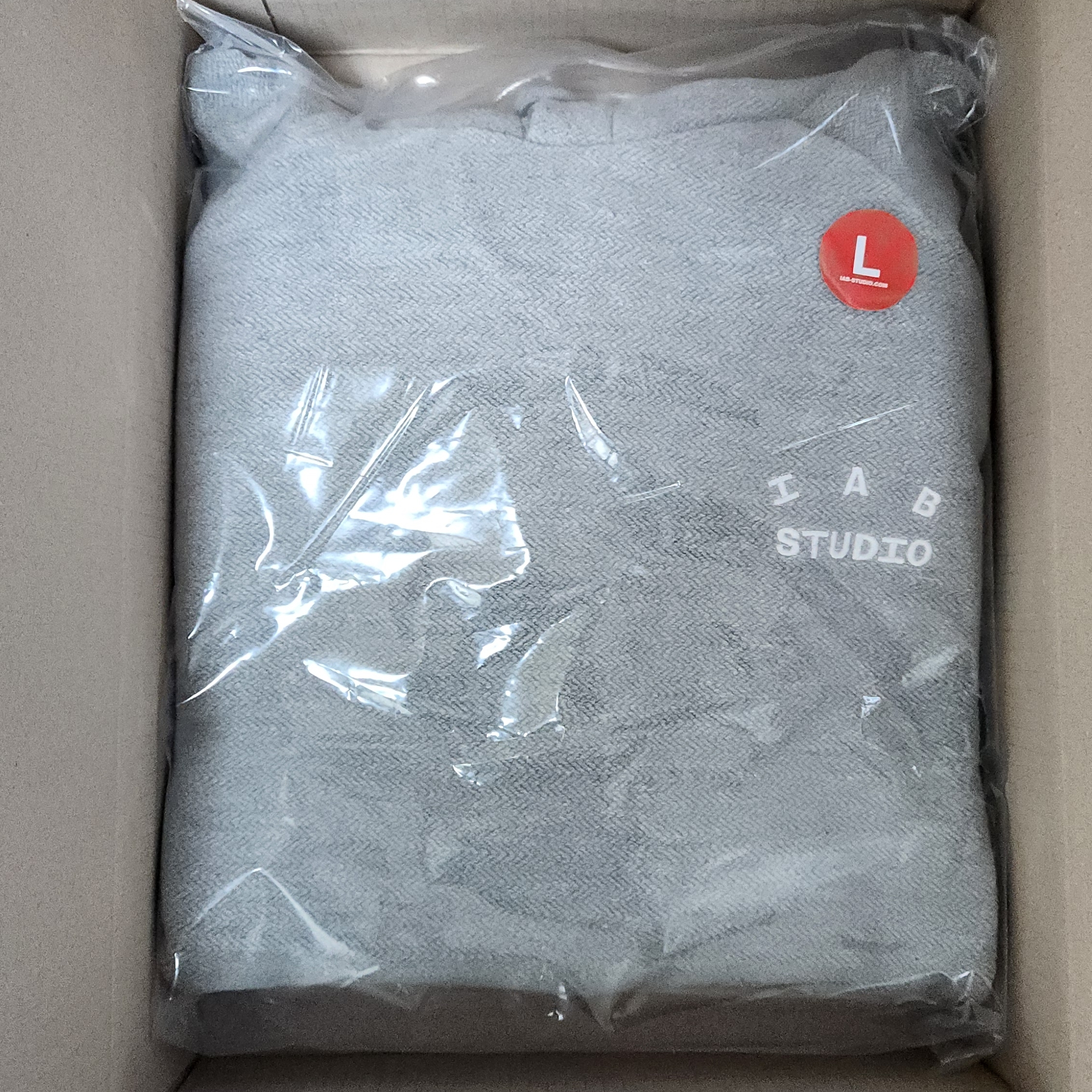 IAB Studio Herringbone Hoodie Gray White 착용 스타일 - 1