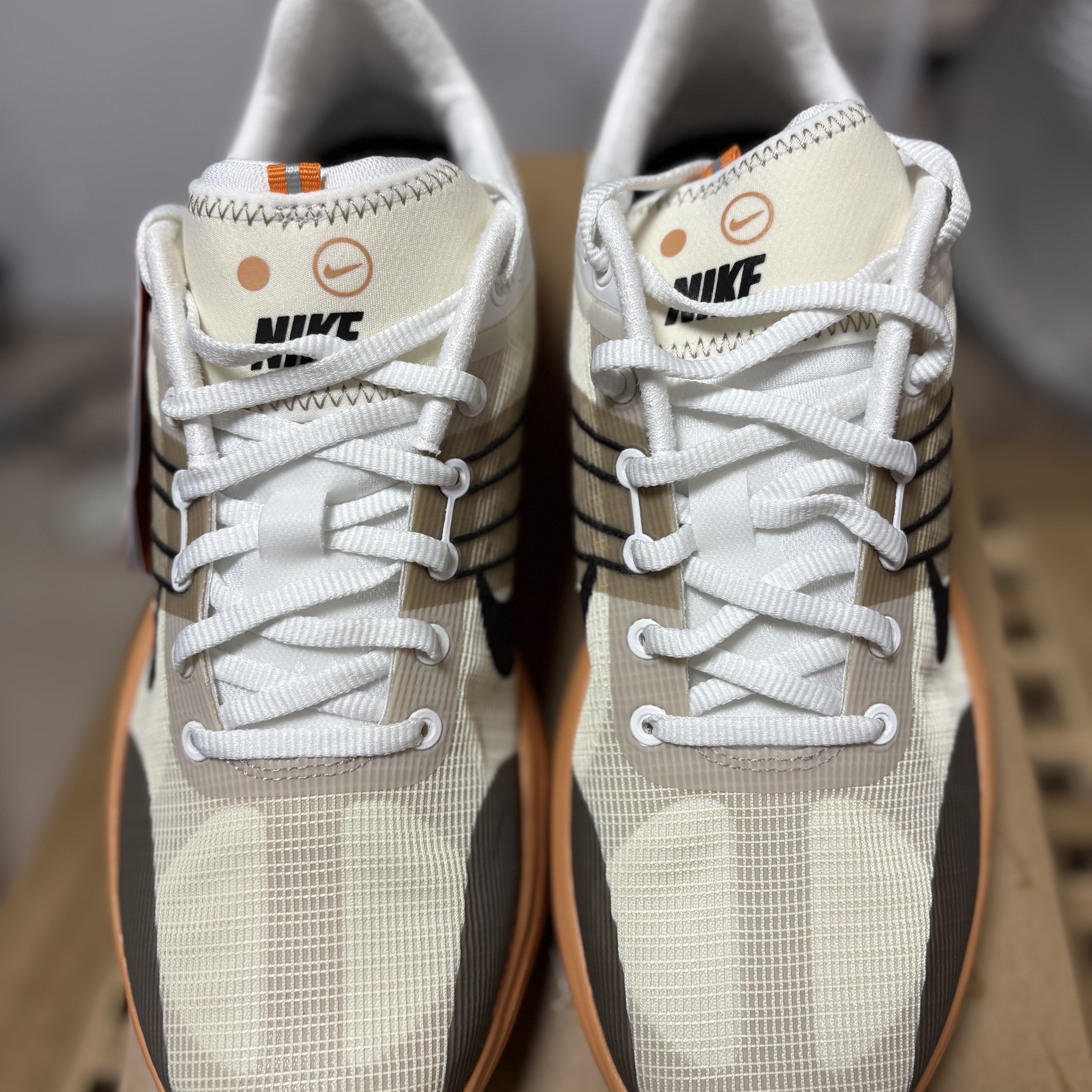 Nike Lunar Roam Summit White Coconut Milk 착용 스타일 - 4