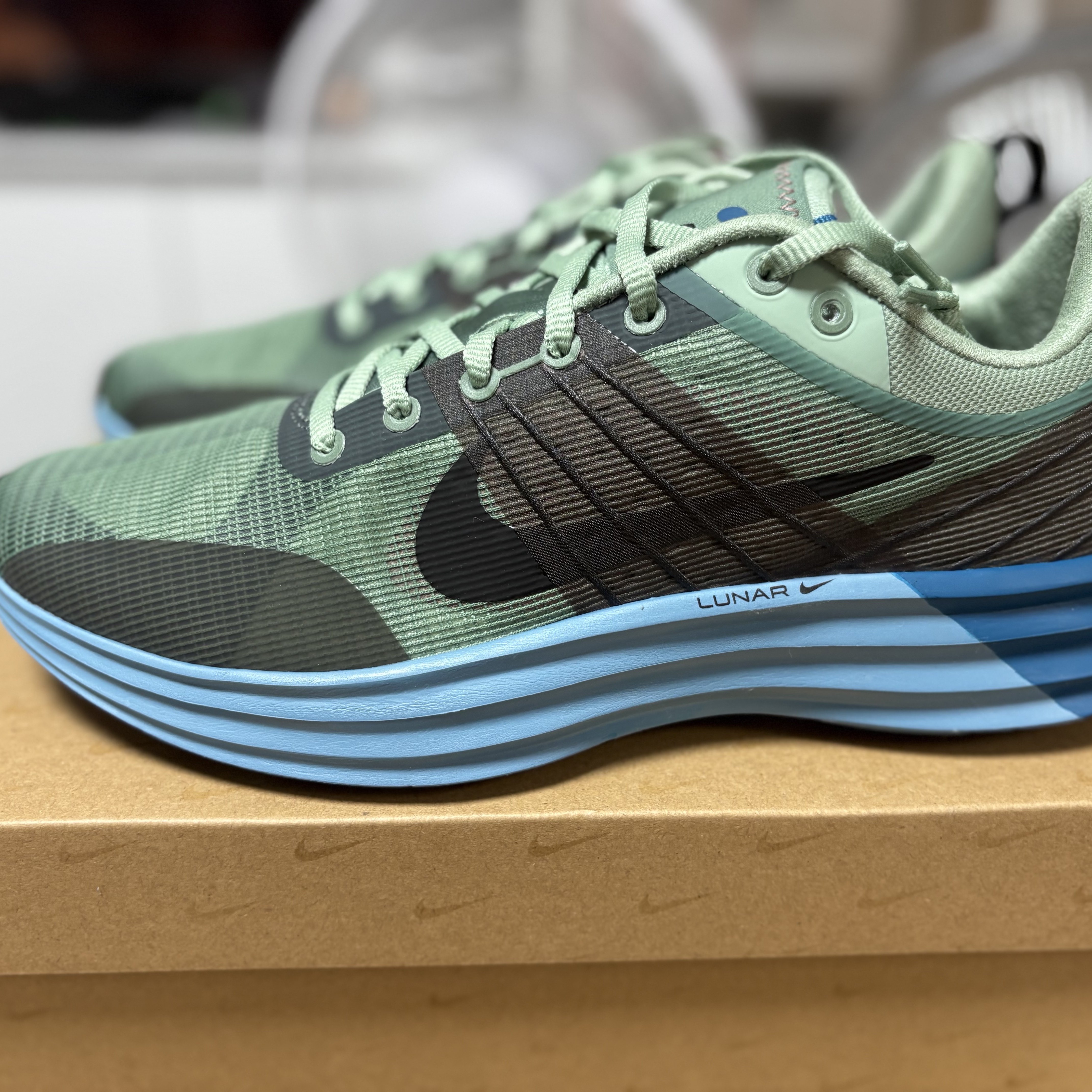Nike Lunar Roam Dutch Green Smokey Mauve 착용 스타일 - 1