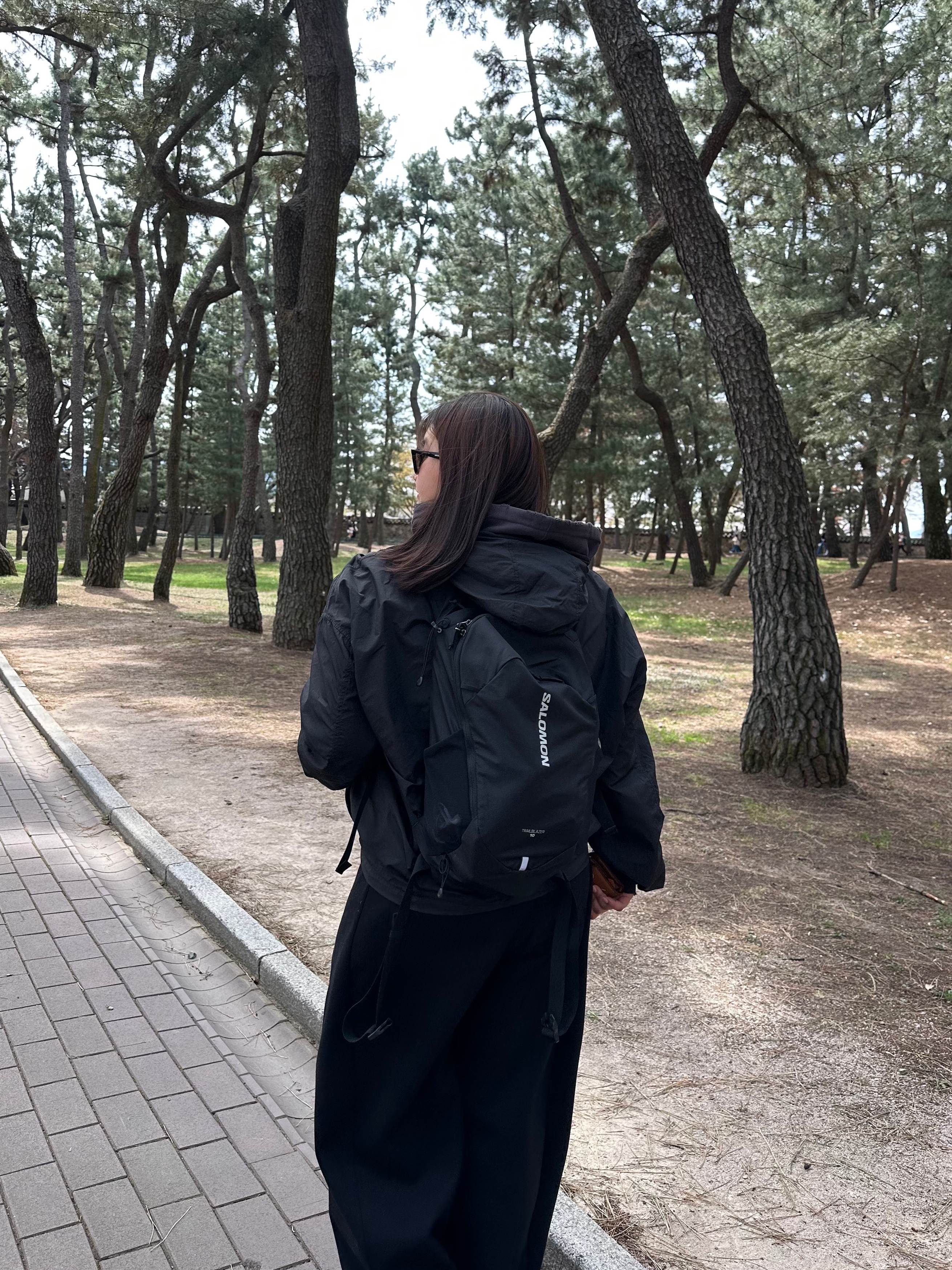 살로몬 트레일블레이저 10 블랙 착용 스타일