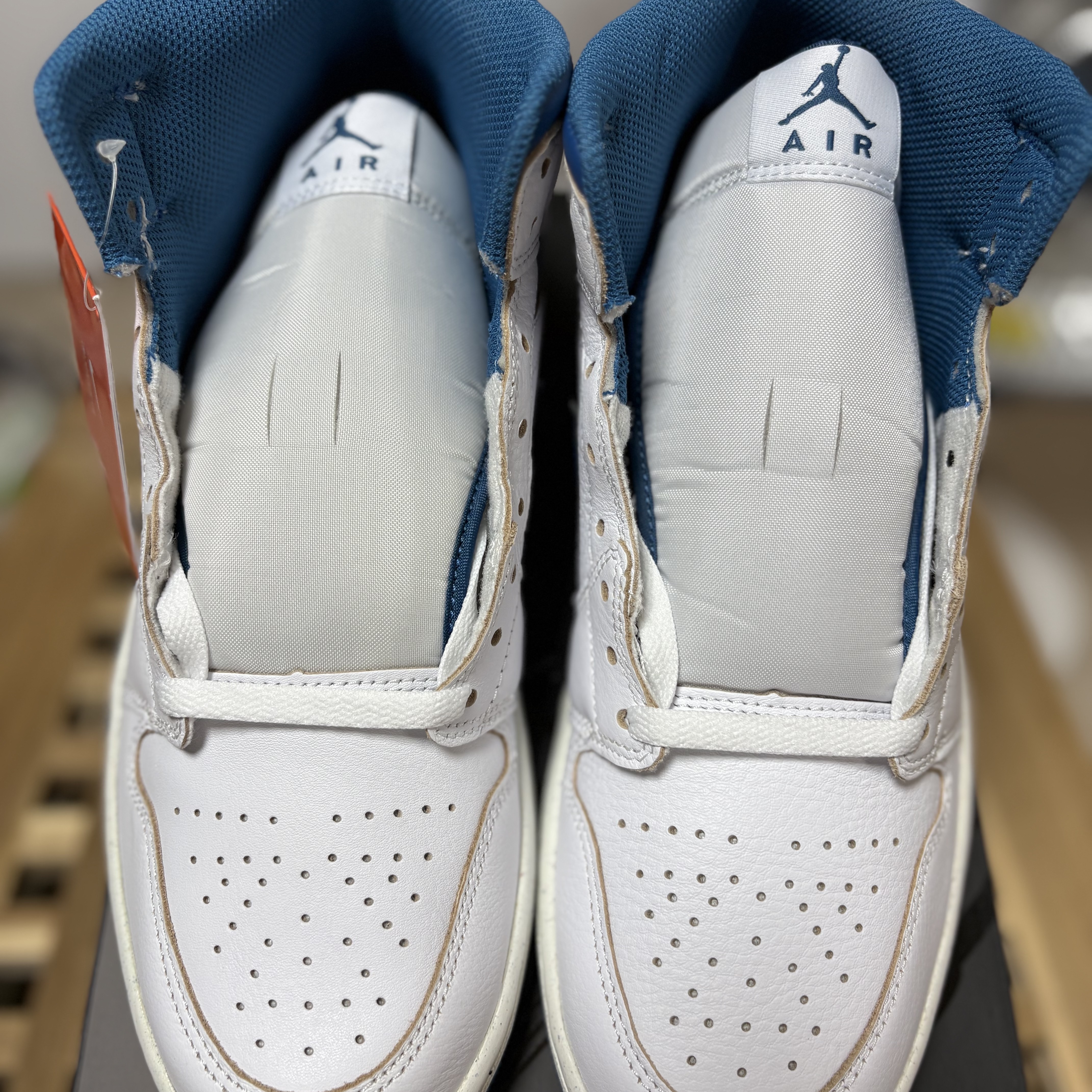 Jordan 1 Mid SE Industrial Blue White 착용 스타일 - 4
